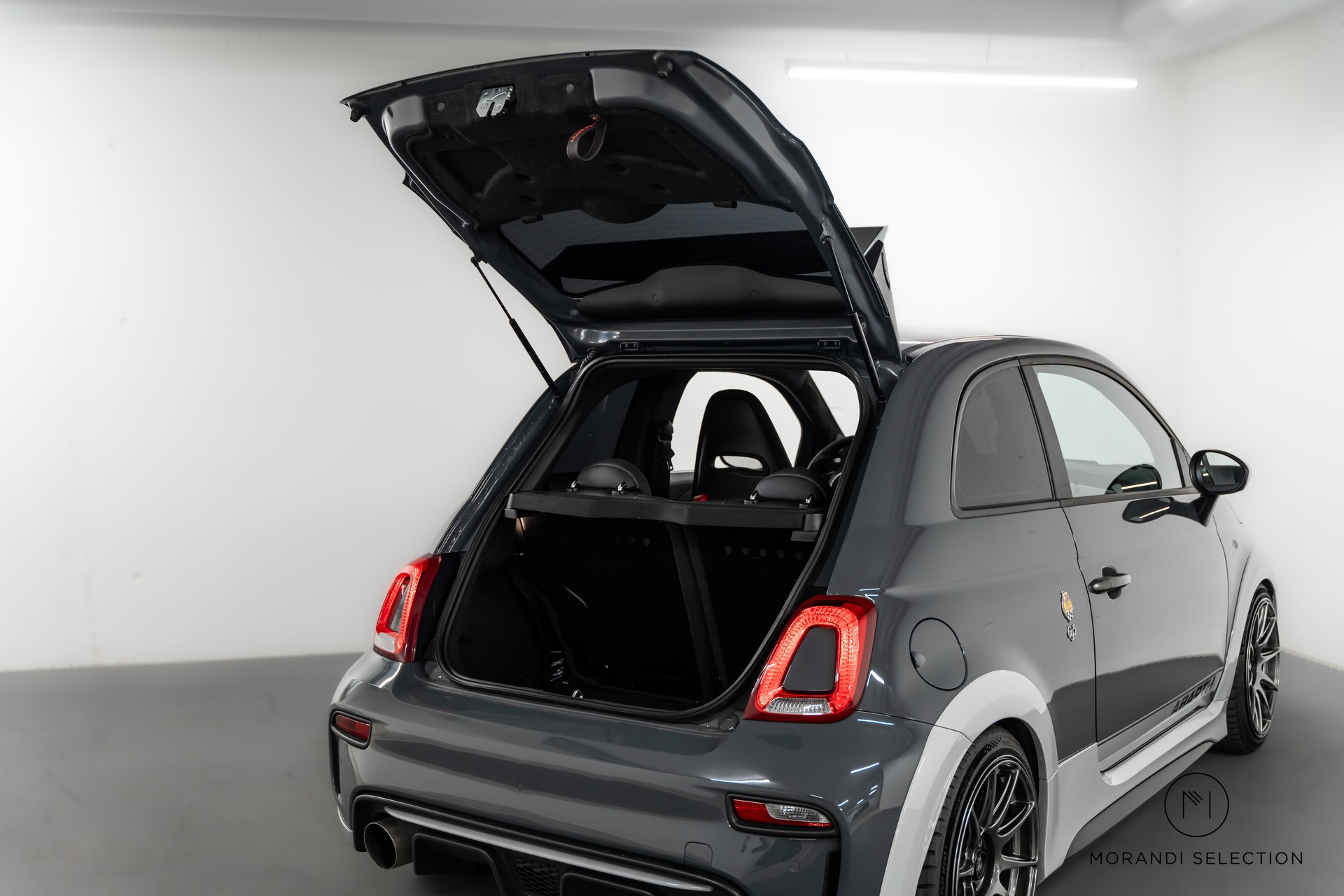 FIAT 695 Abarth 1.4 T-Jet 180 70 Anniversario-image-16