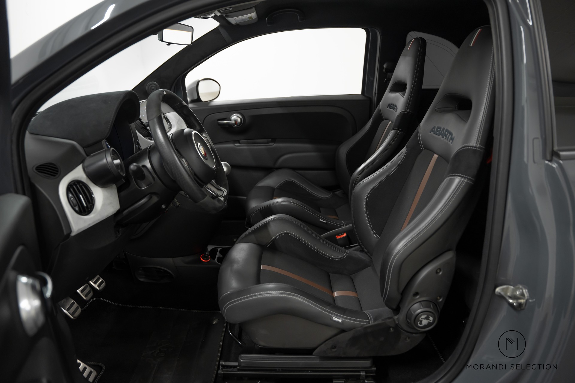 FIAT 695 Abarth 1.4 T-Jet 180 70 Anniversario-image-19