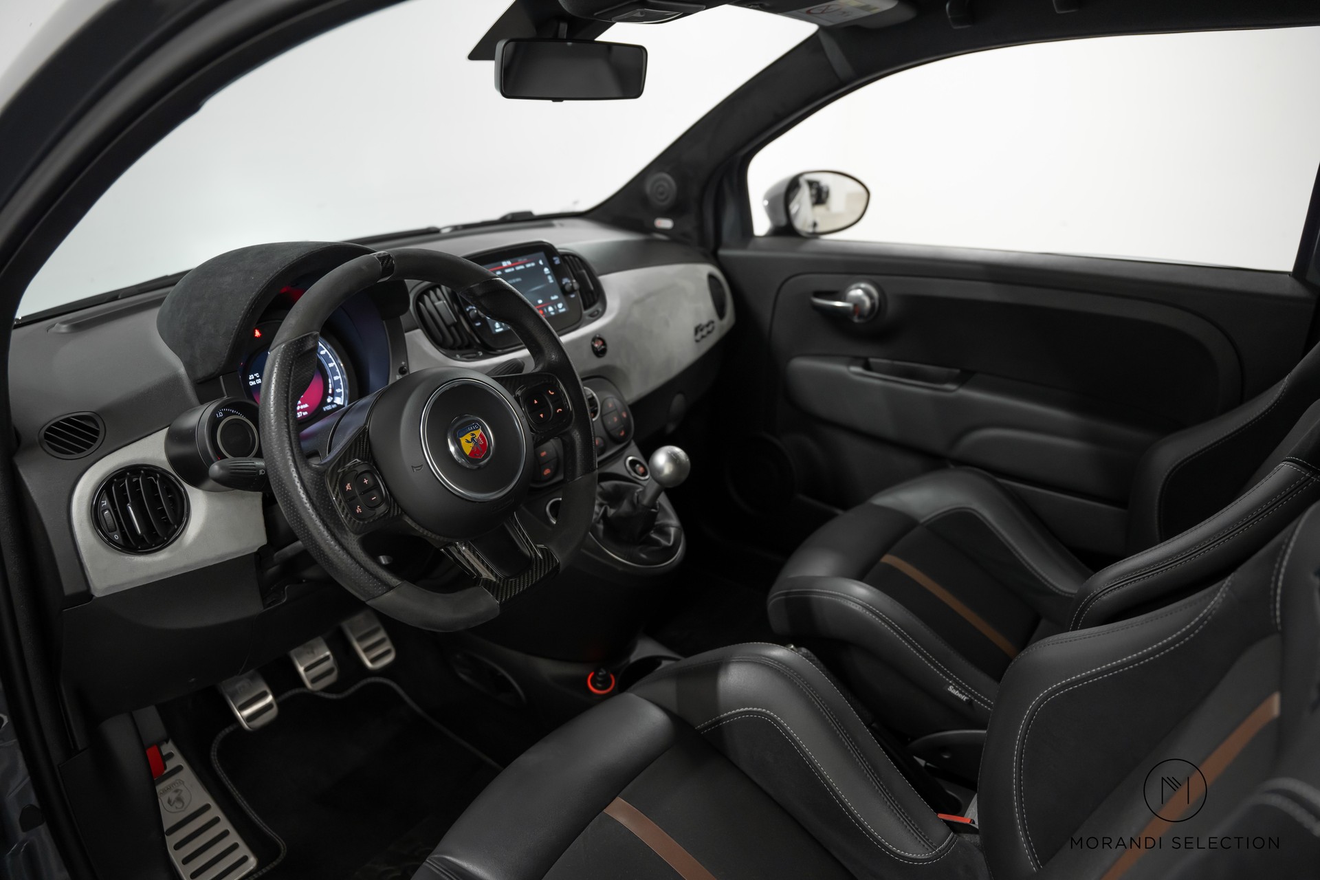FIAT 695 Abarth 1.4 T-Jet 180 70 Anniversario-image-18