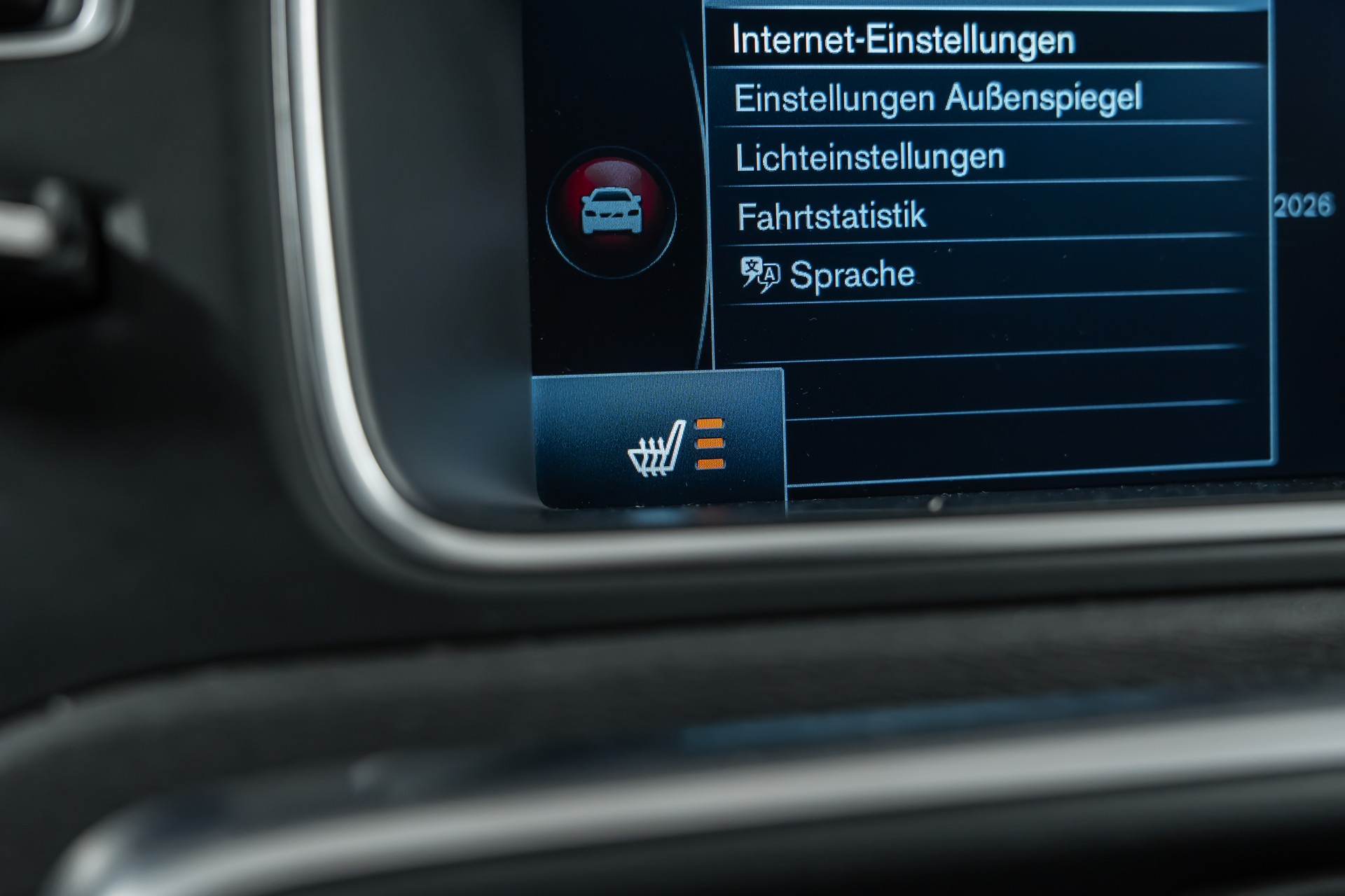 VOLVO V40 D3 Momentum Geartronic *CH-Fahrzeug*ab MFK*-image-21