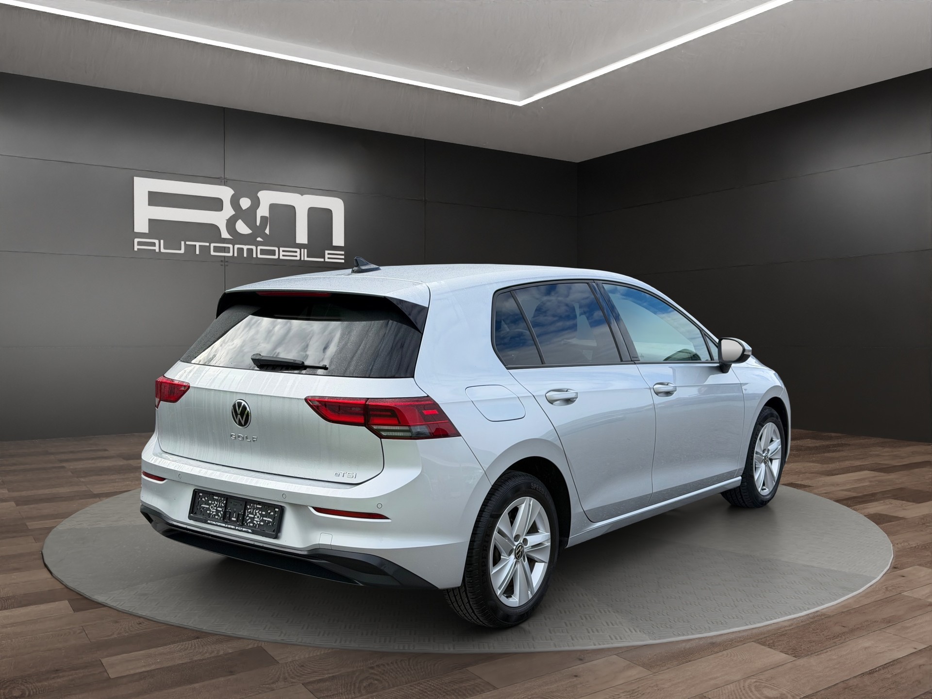 VW Golf 1.0 eTSI mHEV ACTLife DSG-image-3
