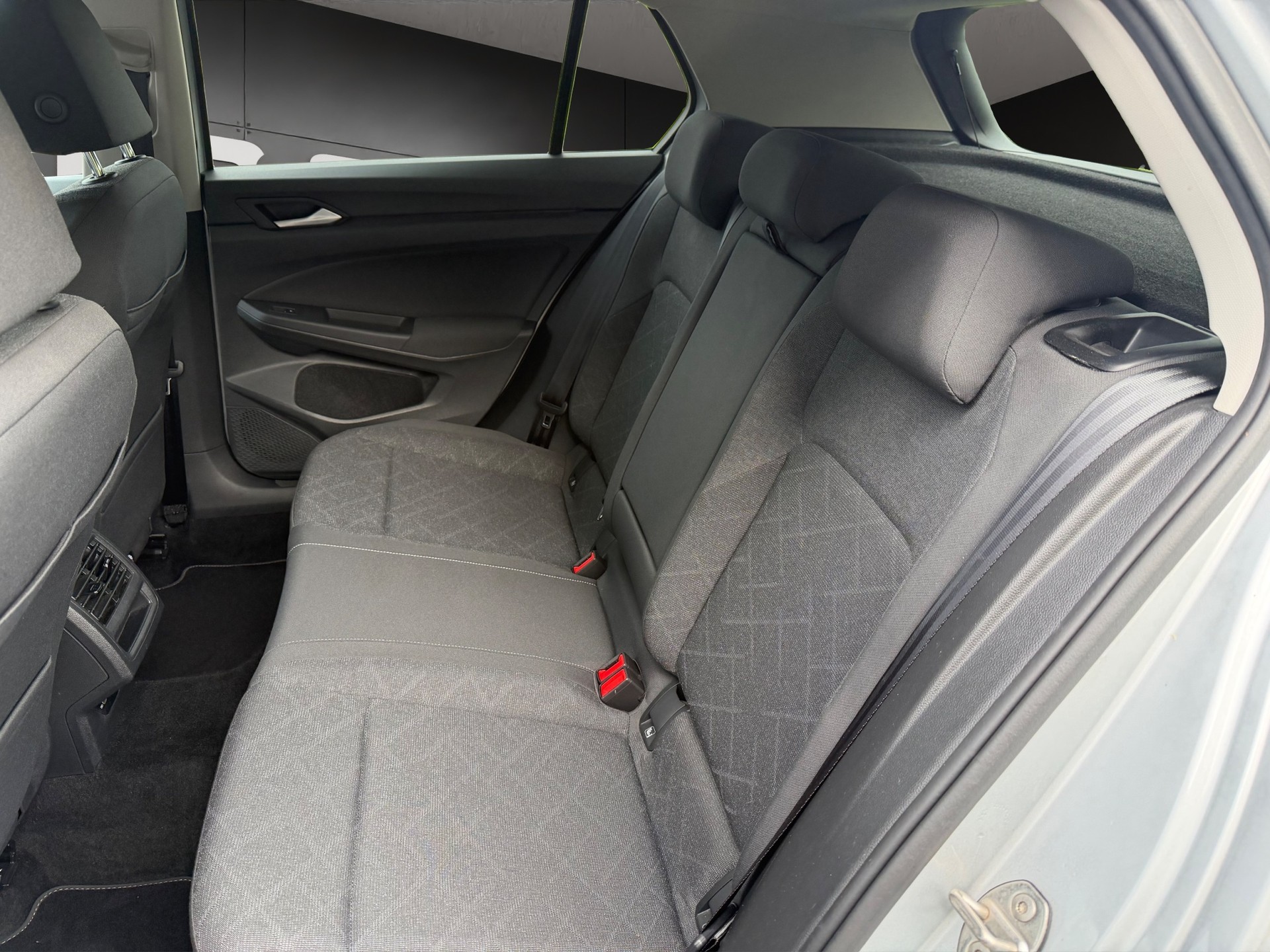 VW Golf 1.0 eTSI mHEV ACTLife DSG-image-11