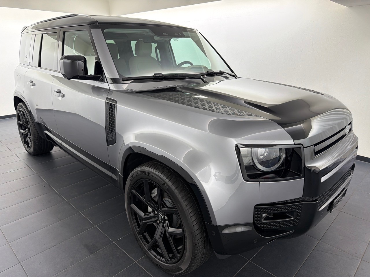 LAND ROVER Defender110 3.0DI6 300 SE-showroom-element-3