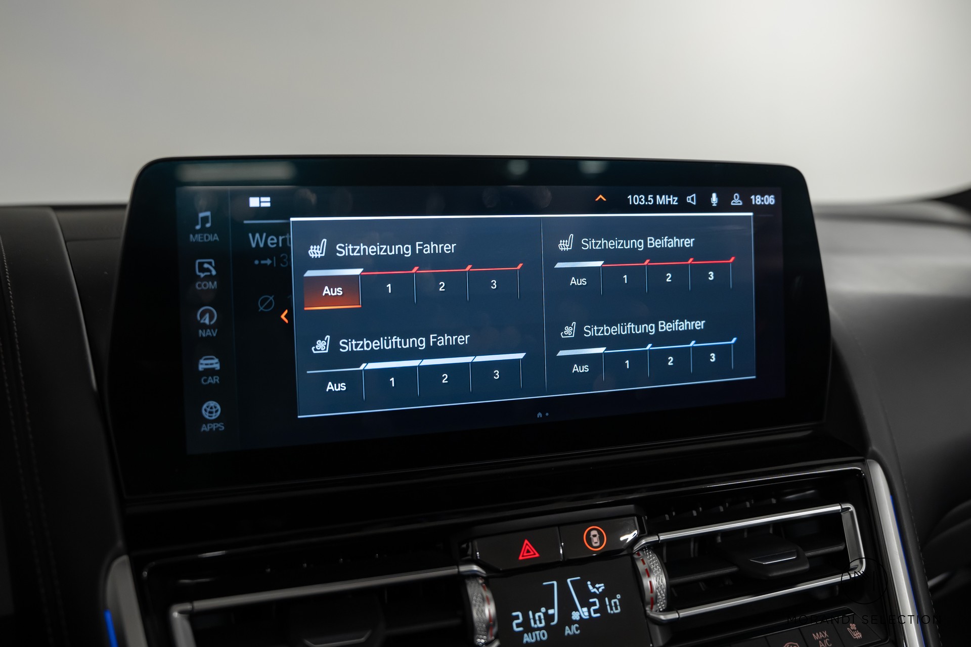 BMW M850i xDrive Cabriolet-image-29