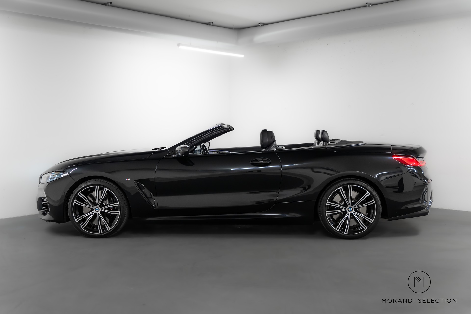 BMW M850i xDrive Cabriolet-image-0