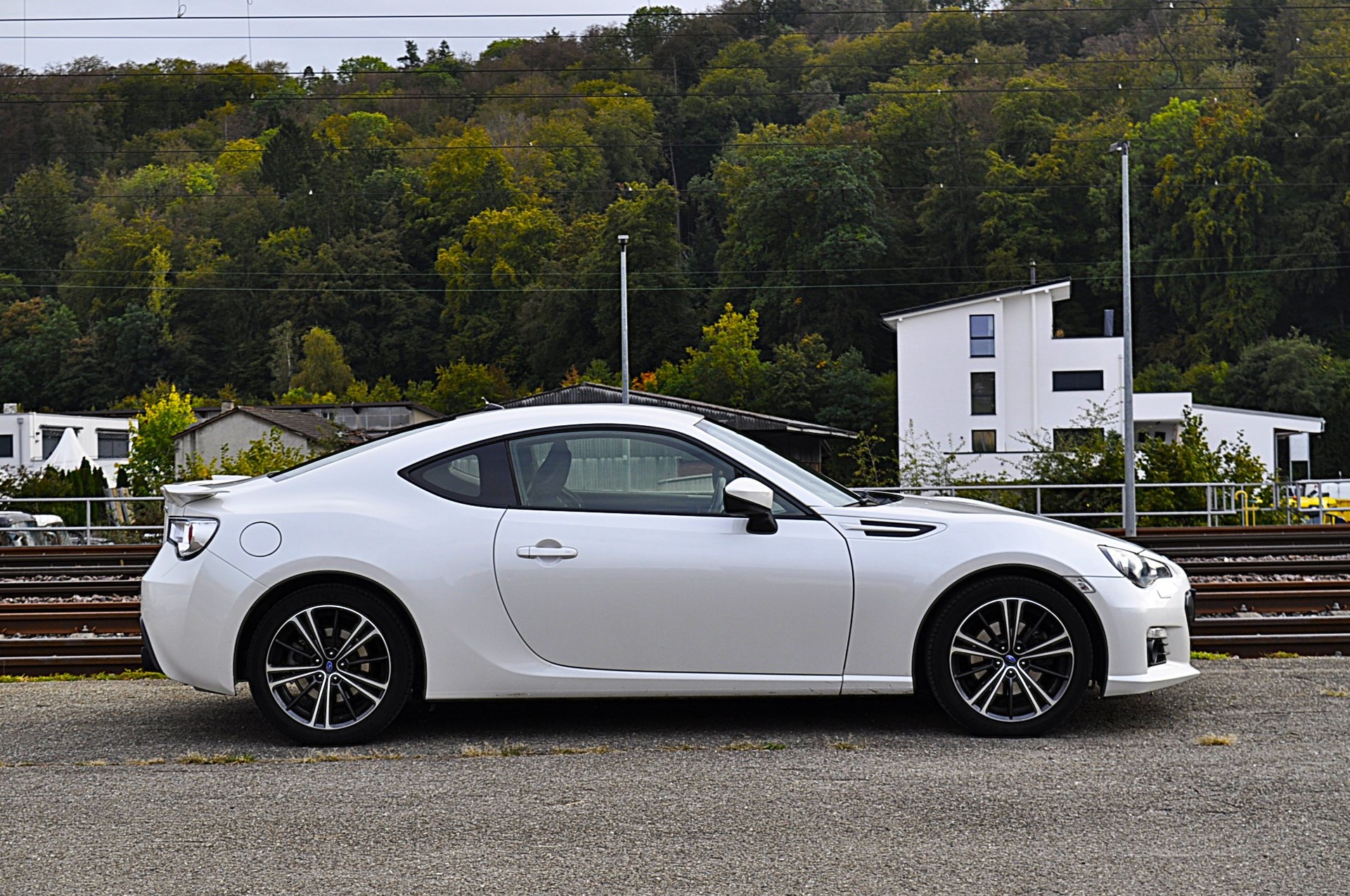SUBARU BRZ 2.0R-image-4