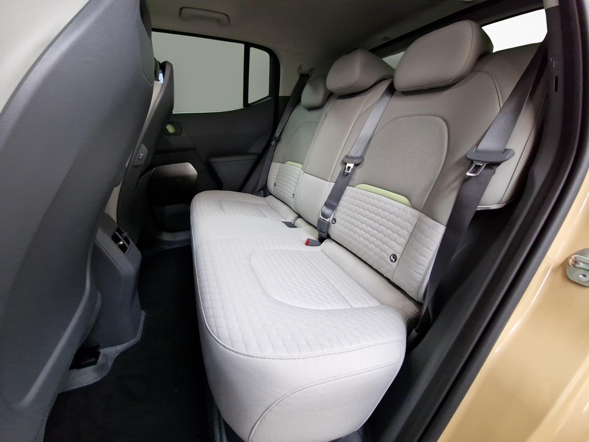 KIA EV2 61 kWh Earth-image-10