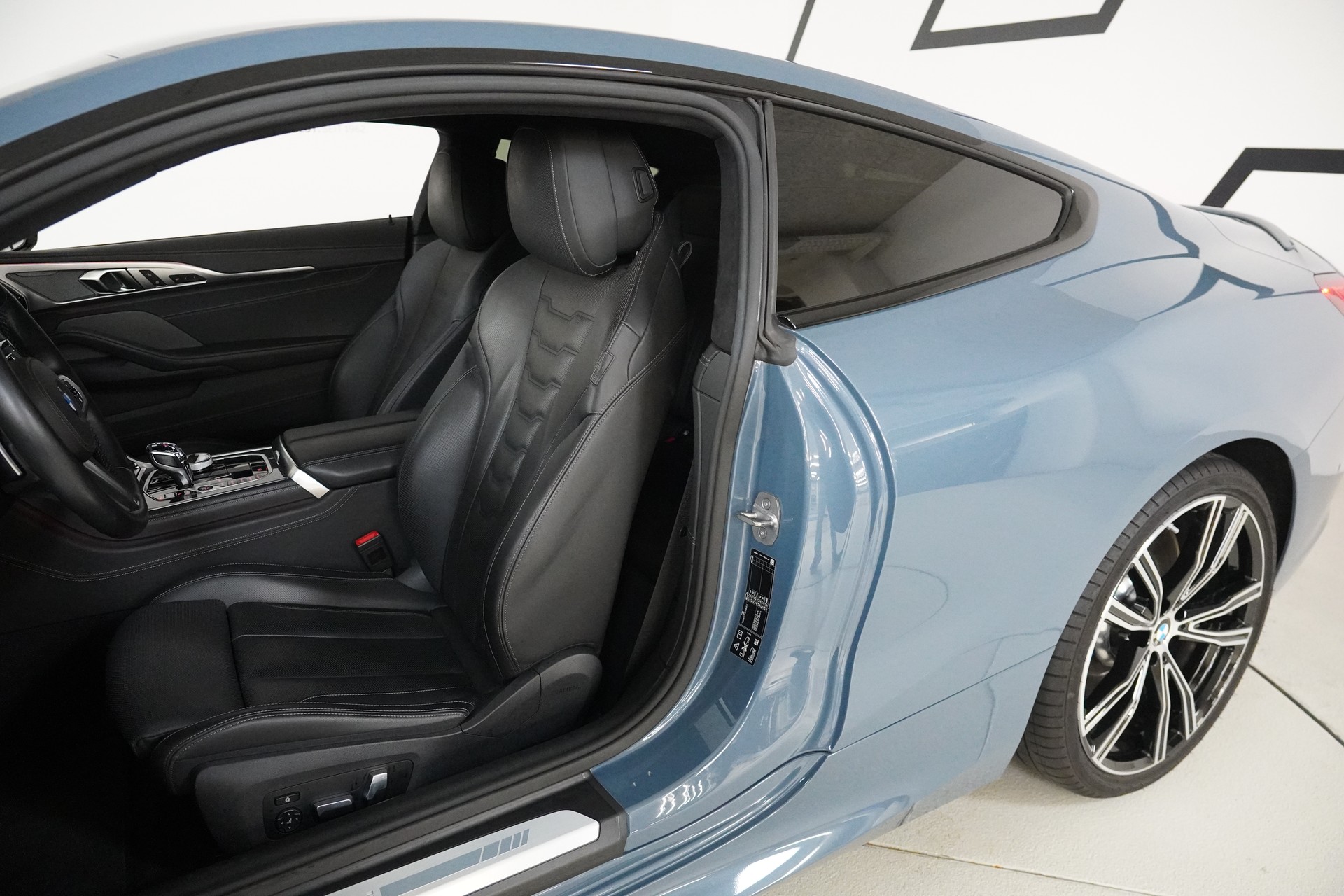 BMW M850i xDrive First Edition Steptronic-image-11