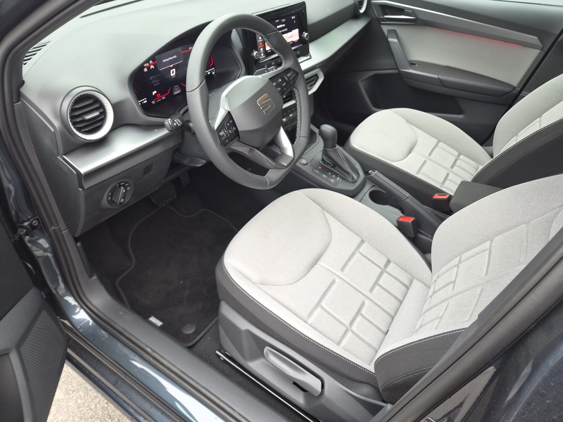 SEAT Ibiza 1.0 EcoTSI FR DSG-image-18