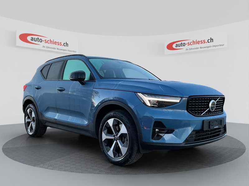 VOLVO XC40 B3 Benzin Mild Hybrid Plus Dark DCT