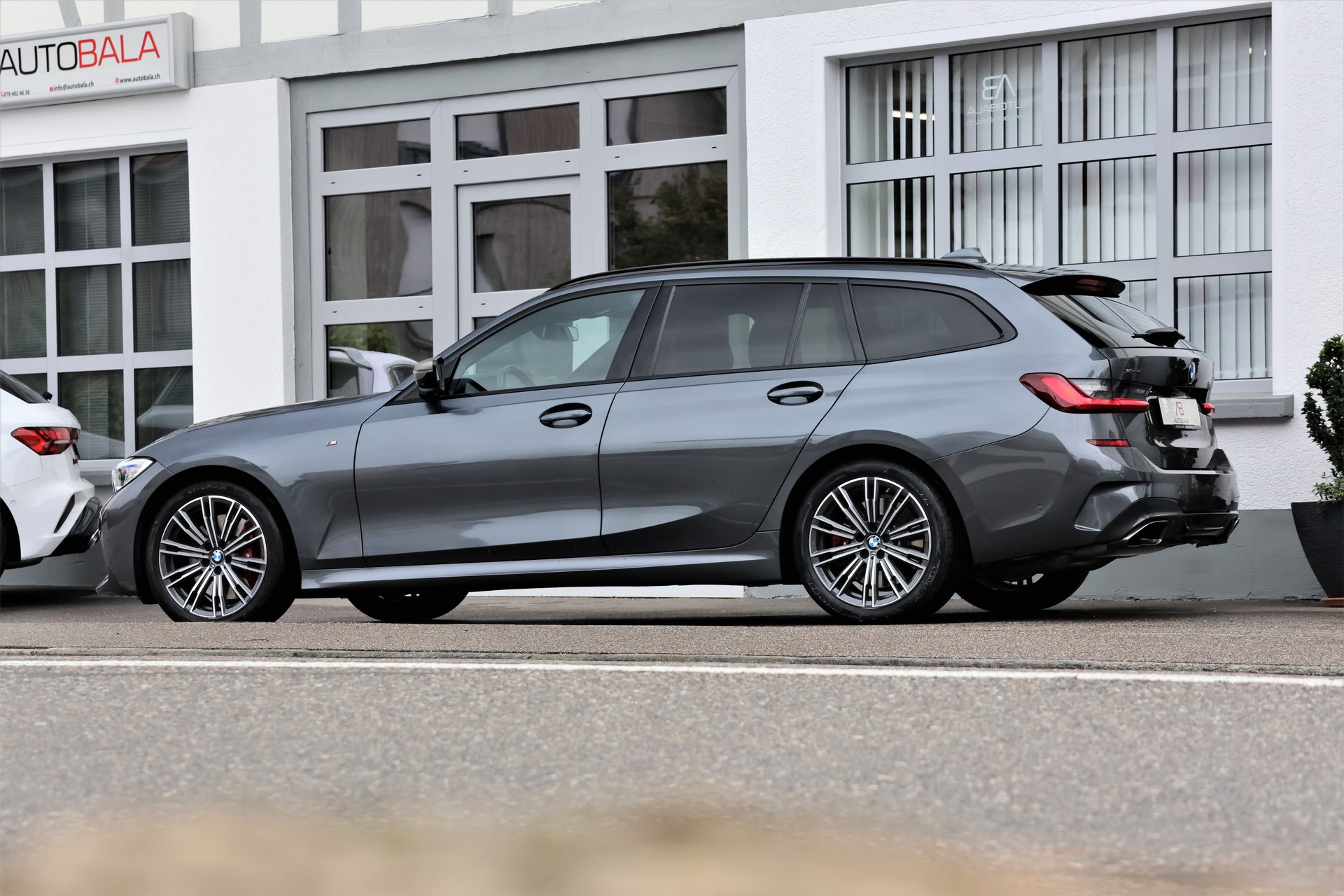 BMW M340i xDrive 48V Touring Steptronic (CH) + 1.8T AHK-image-3