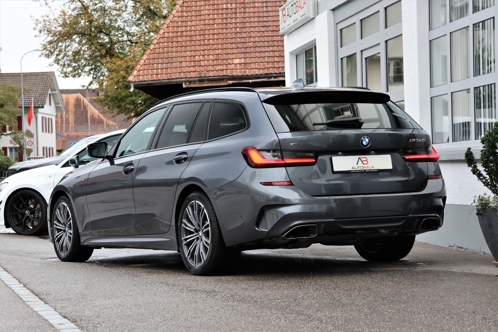 BMW M340i xDrive 48V Touring Steptronic (CH) + 1.8T AHK-image-2