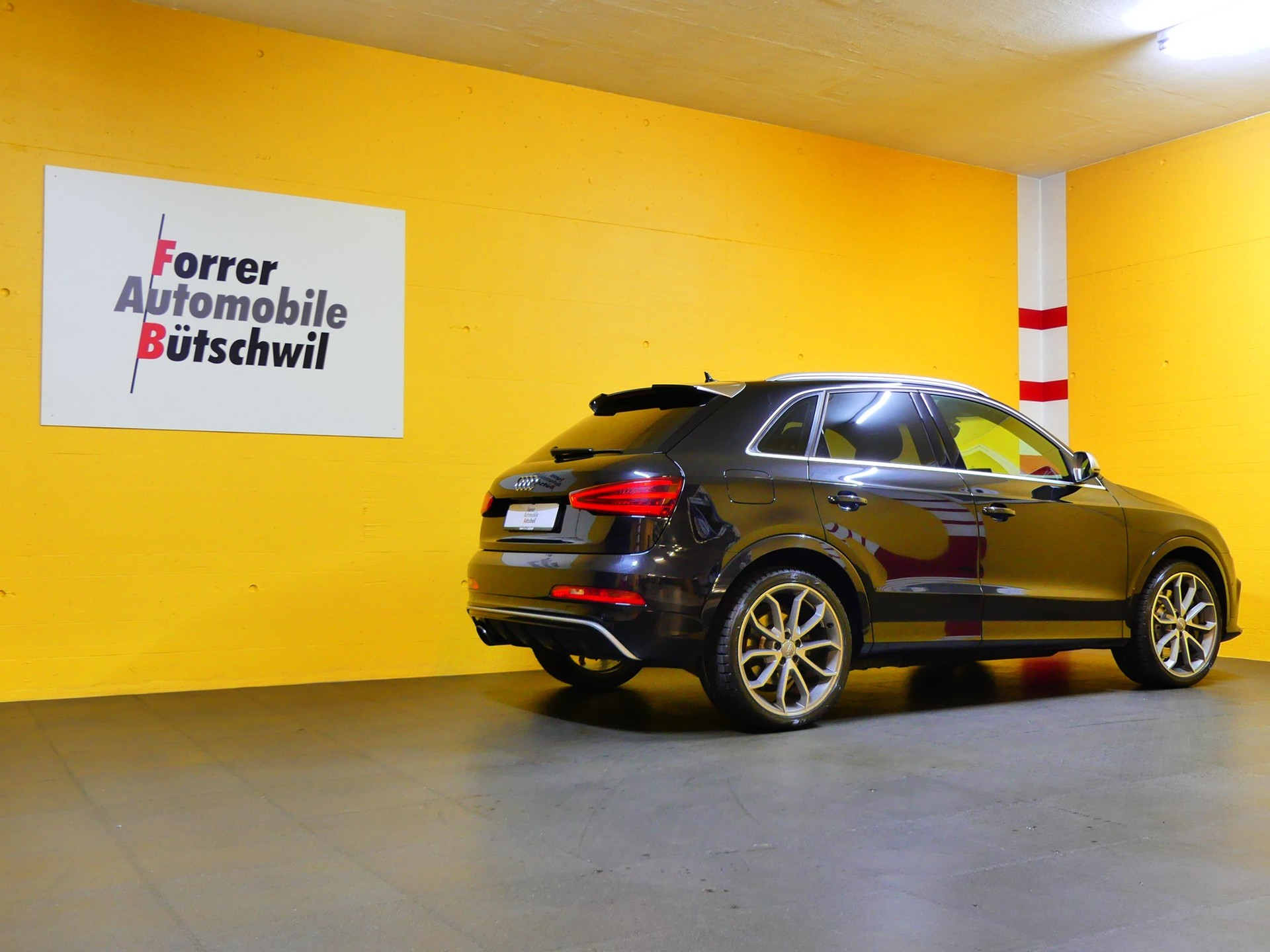 AUDI RS Q3 2.5 TFSI quattro S-tronic-image-2