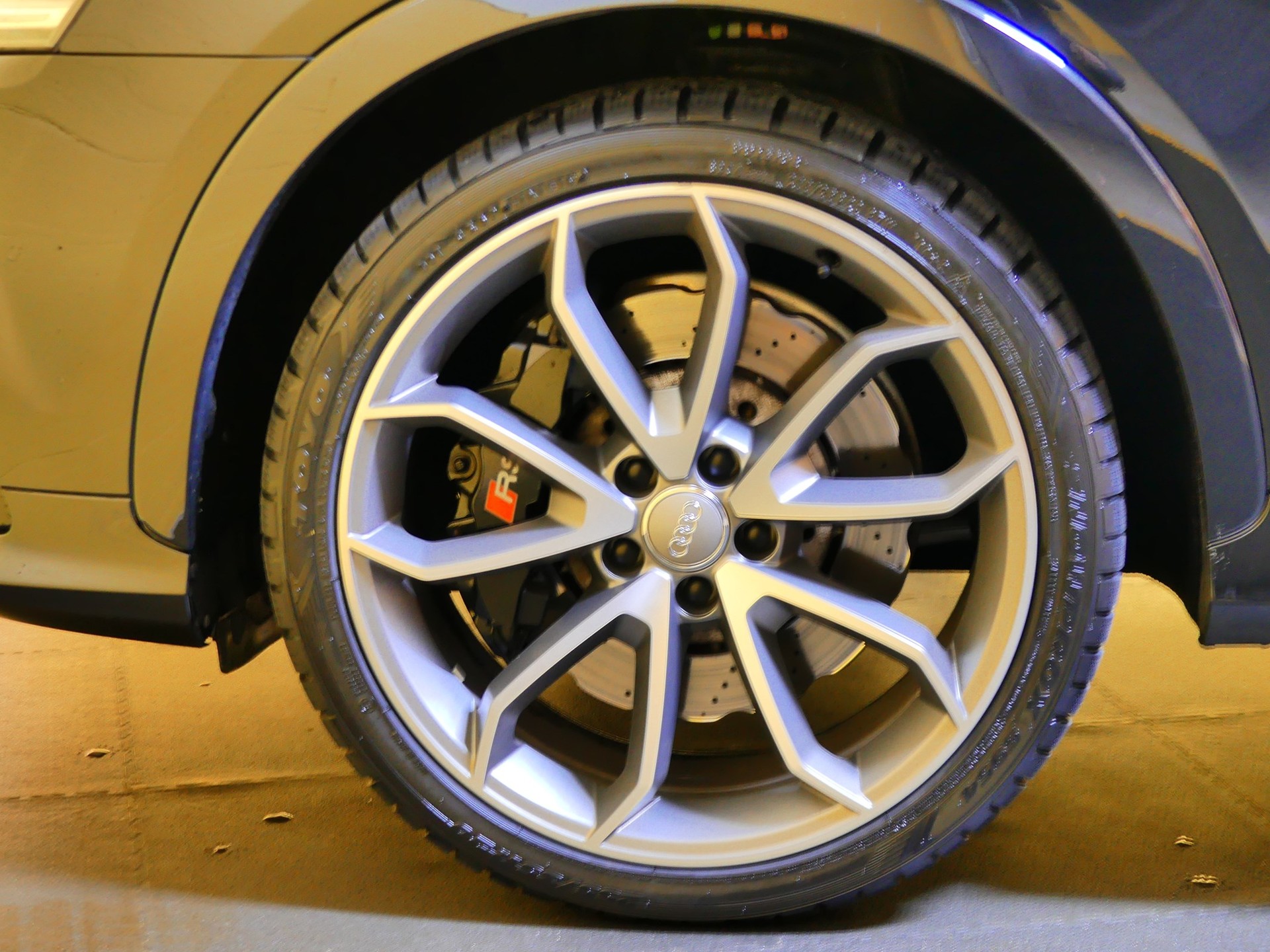 AUDI RS Q3 2.5 TFSI quattro S-tronic-image-4