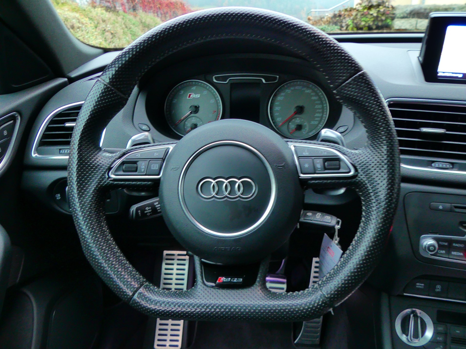 AUDI RS Q3 2.5 TFSI quattro S-tronic-image-8
