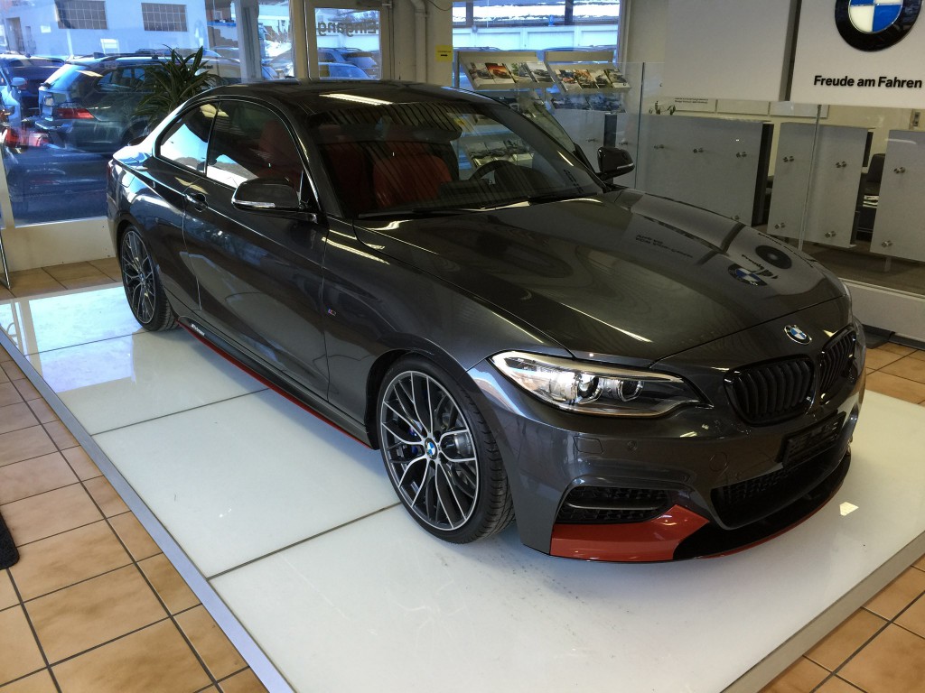 BMW M235i xDrive Steptronic - M Performance extras-image-13