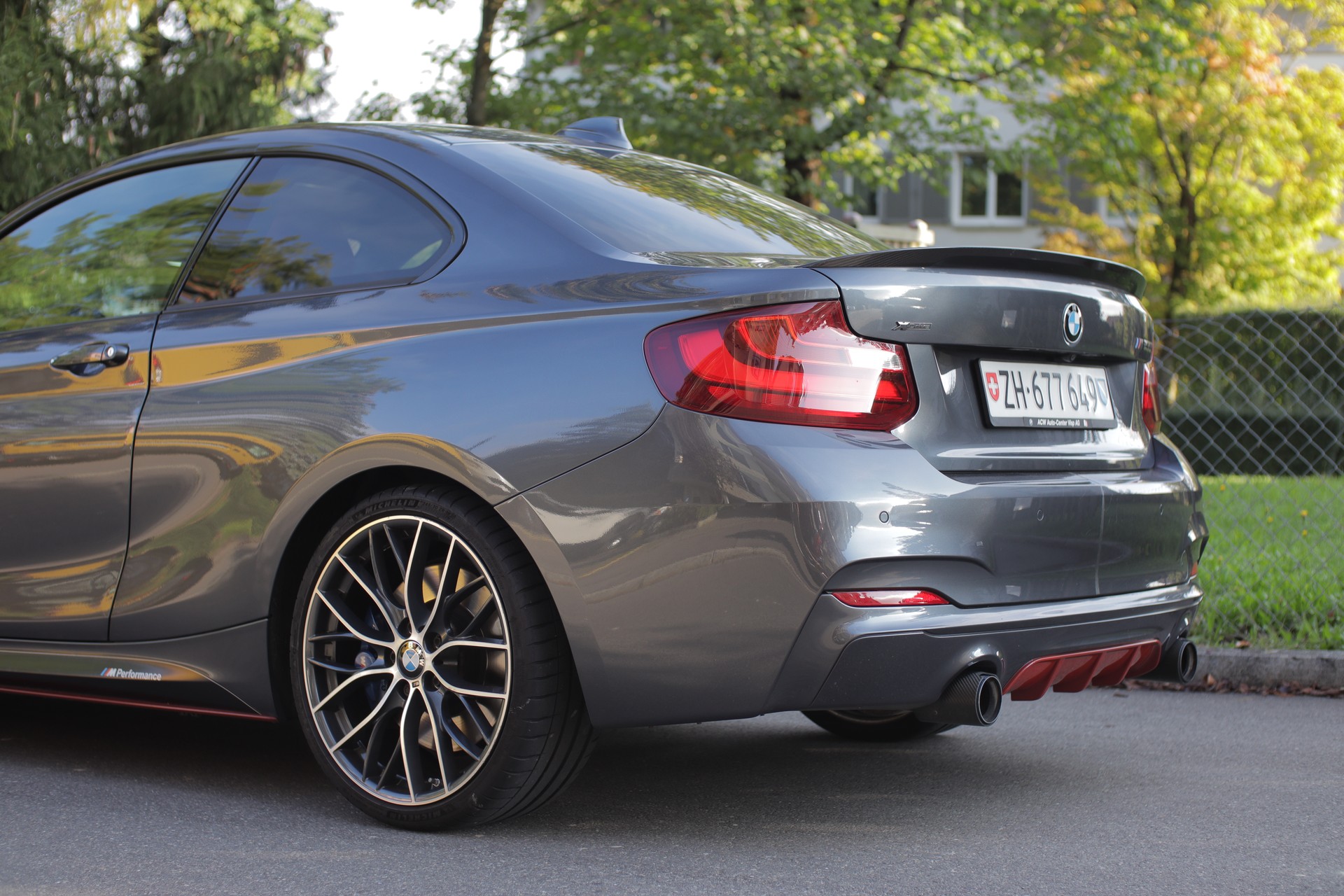 BMW M235i xDrive Steptronic - M Performance extras-image-4