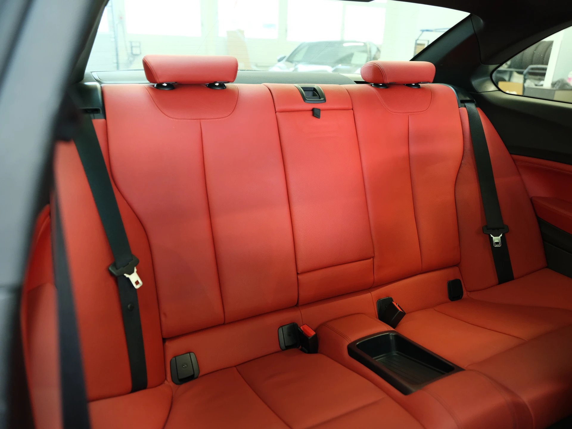 BMW M235i xDrive Steptronic - M Performance extras-image-17