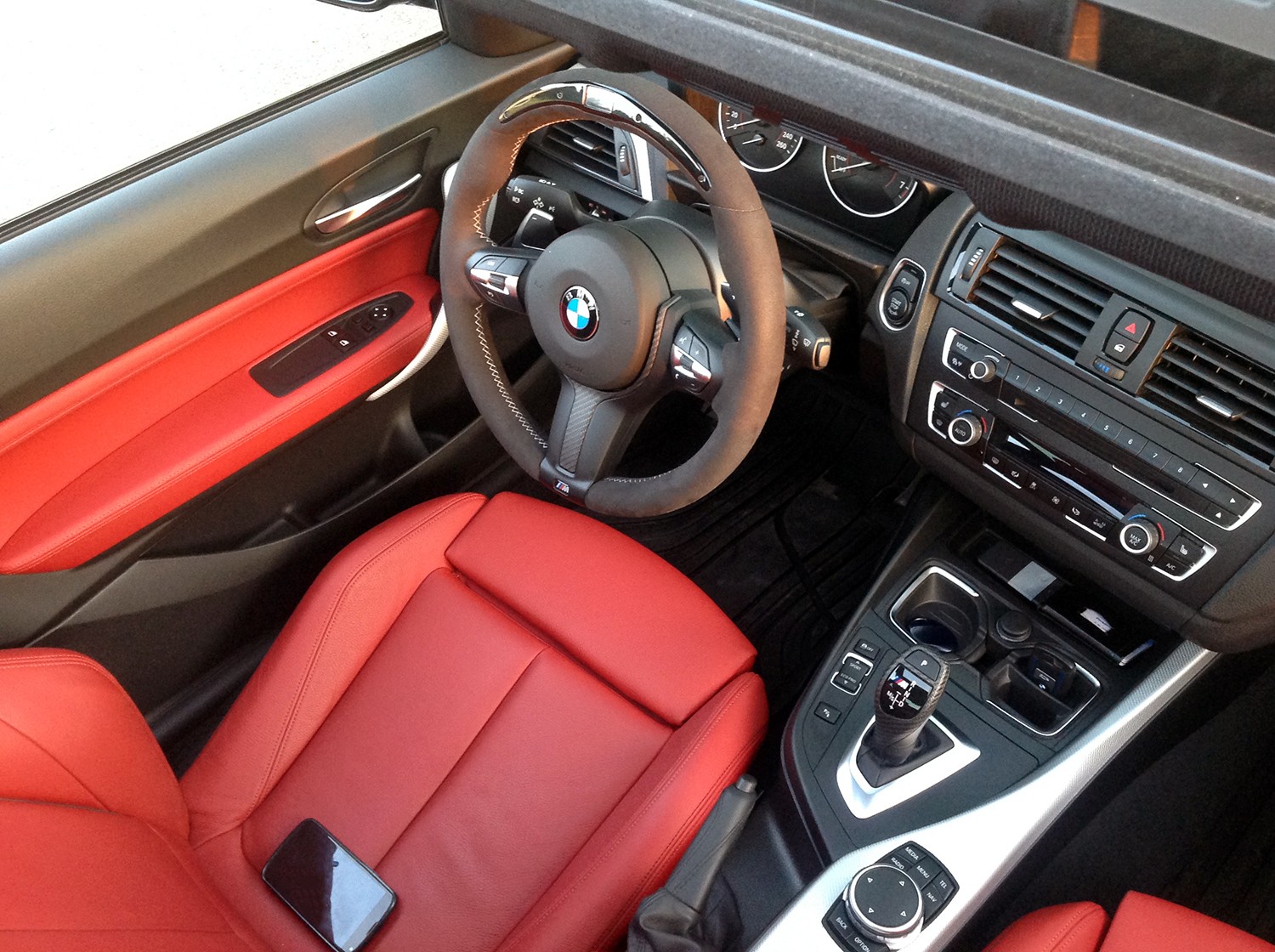 BMW M235i xDrive Steptronic - M Performance extras-image-11