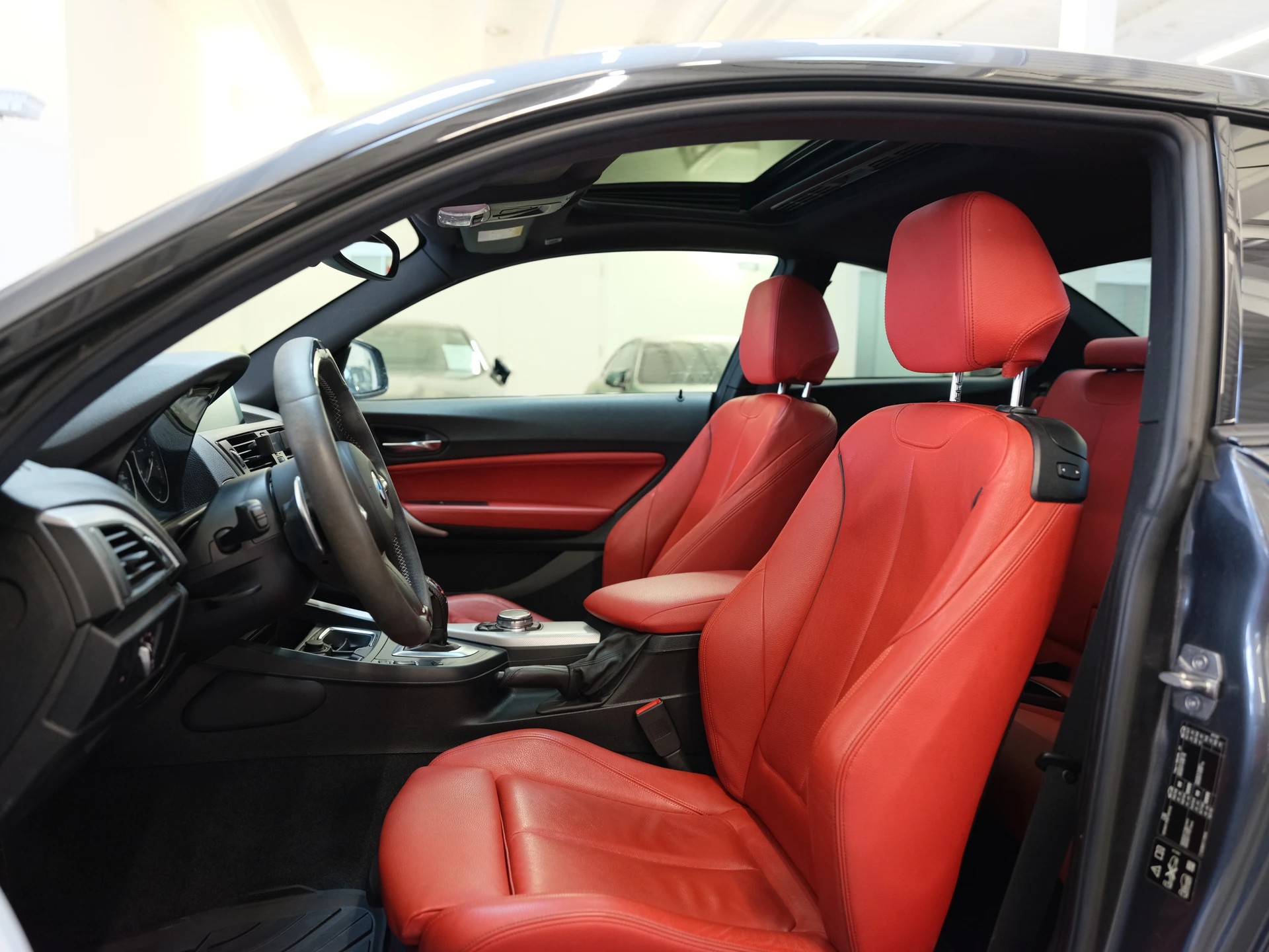 BMW M235i xDrive Steptronic - M Performance extras-image-15