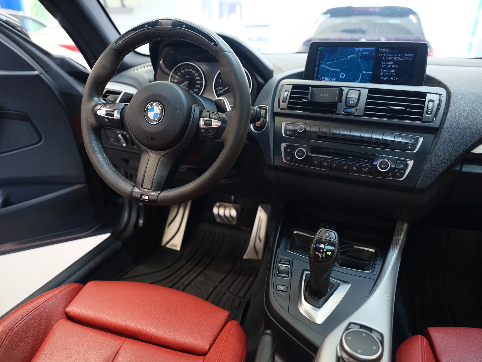 BMW M235i xDrive Steptronic - M Performance extras-image-14