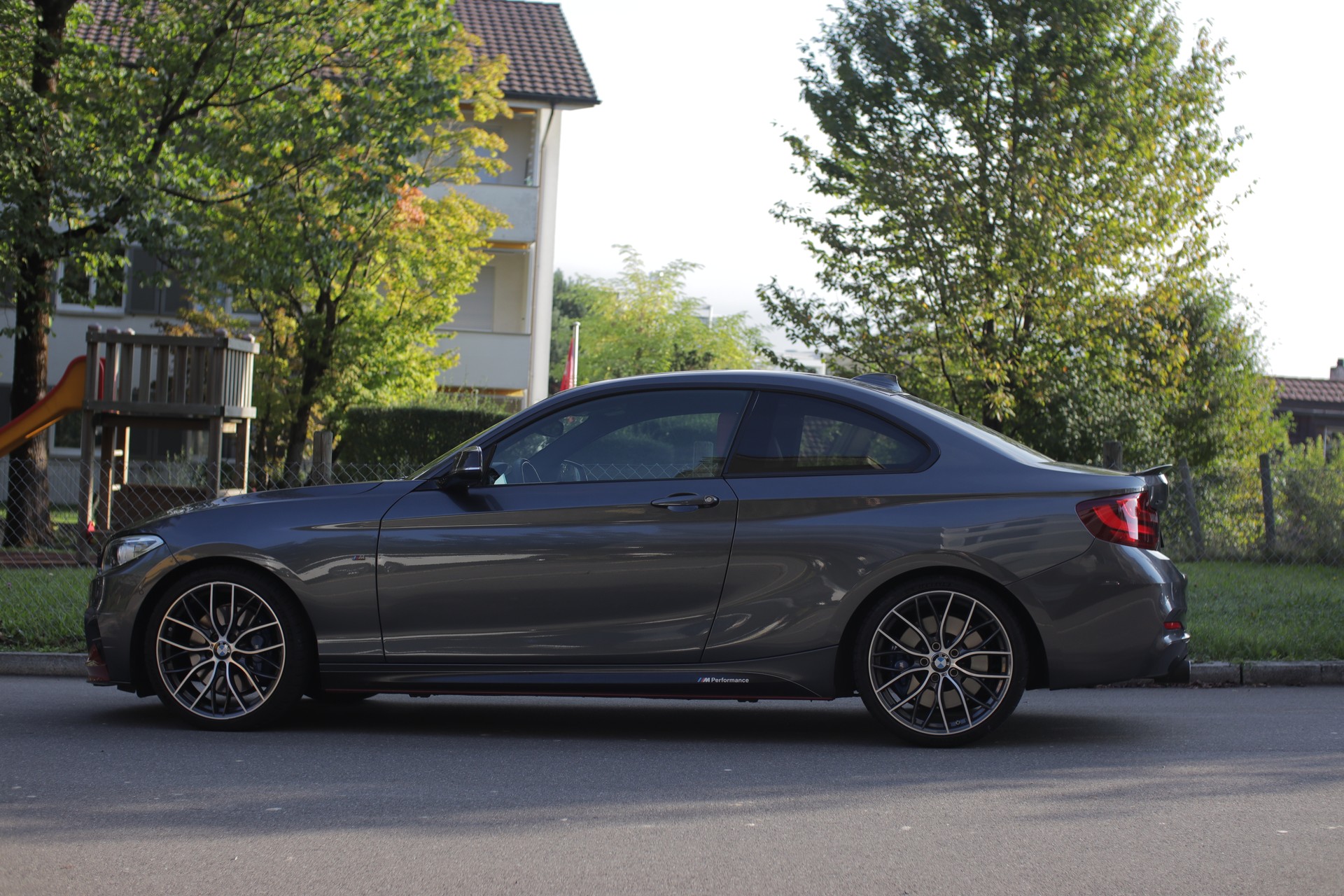 BMW M235i xDrive Steptronic - M Performance extras-image-1