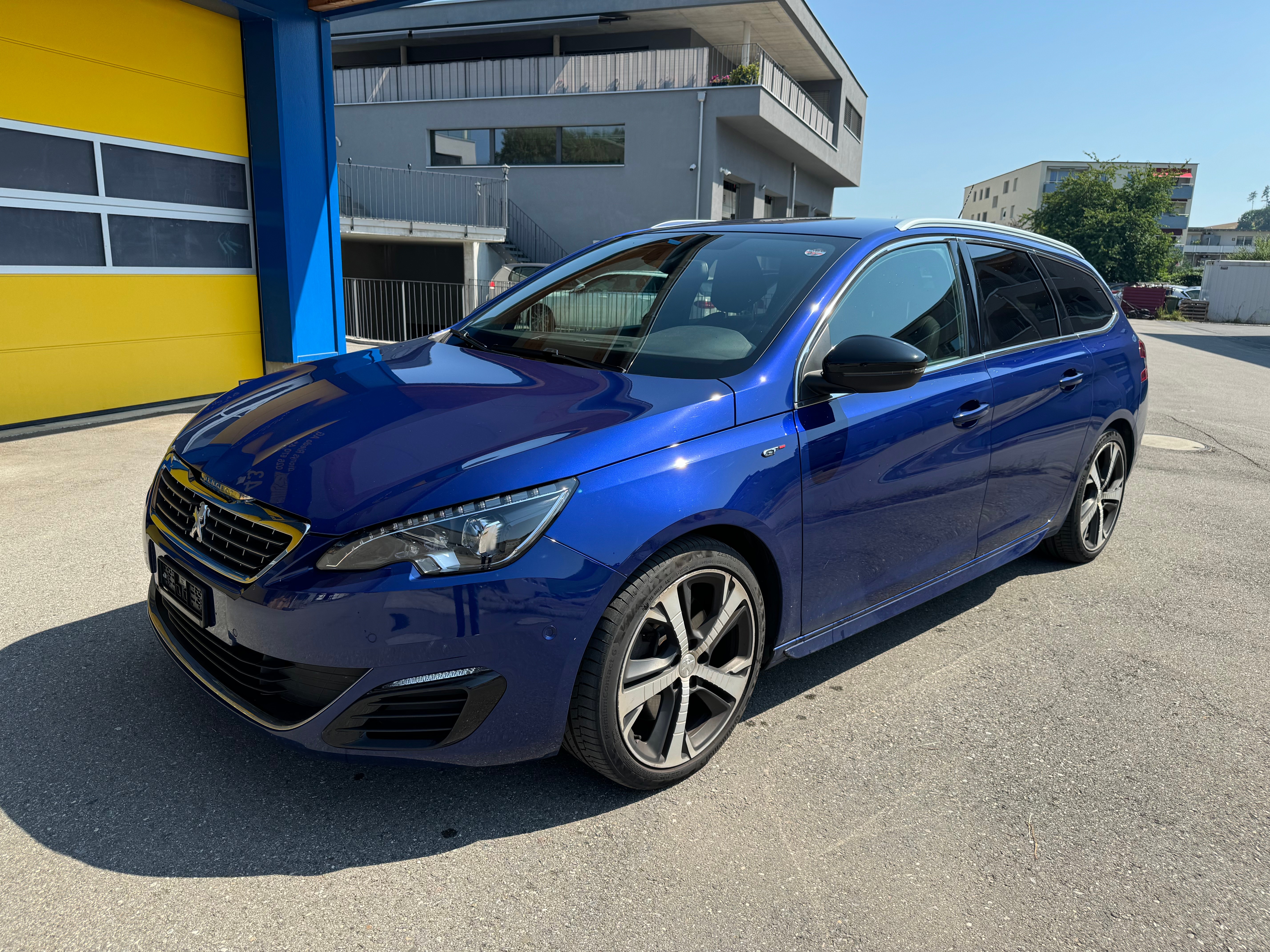 Car photo
