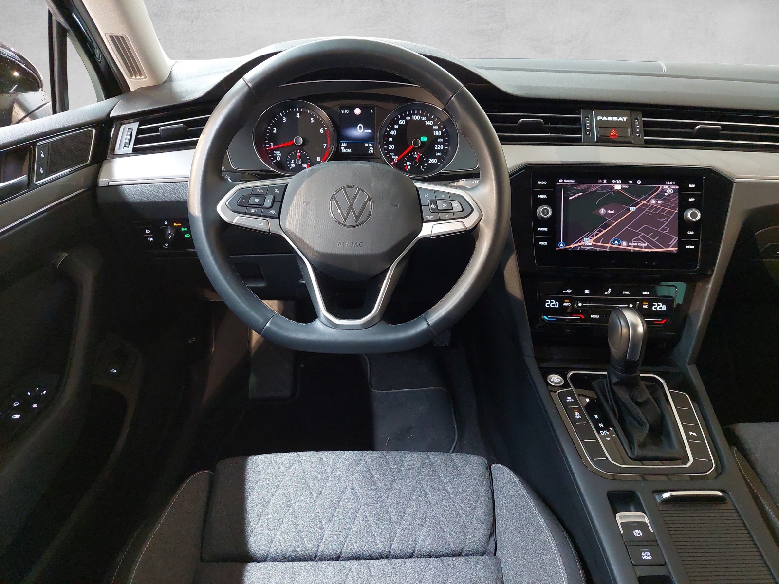 VW Passat Variant 2.0 TSI Business DSG-image-6