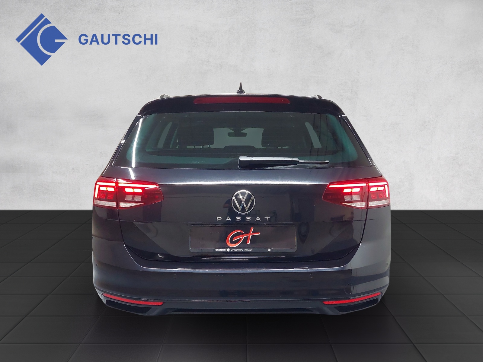 VW Passat Variant 2.0 TSI Business DSG-image-3