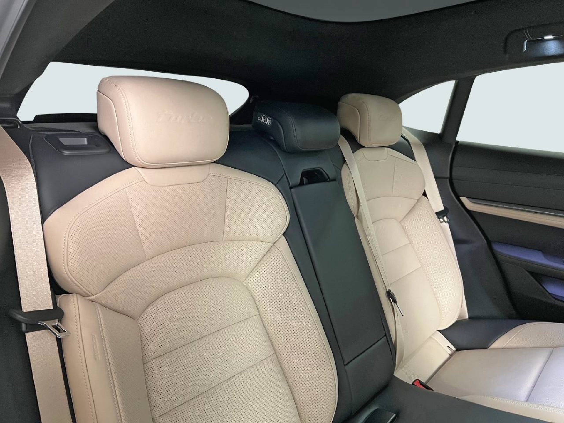 PORSCHE Taycan Turbo Sport Turismo-image-24