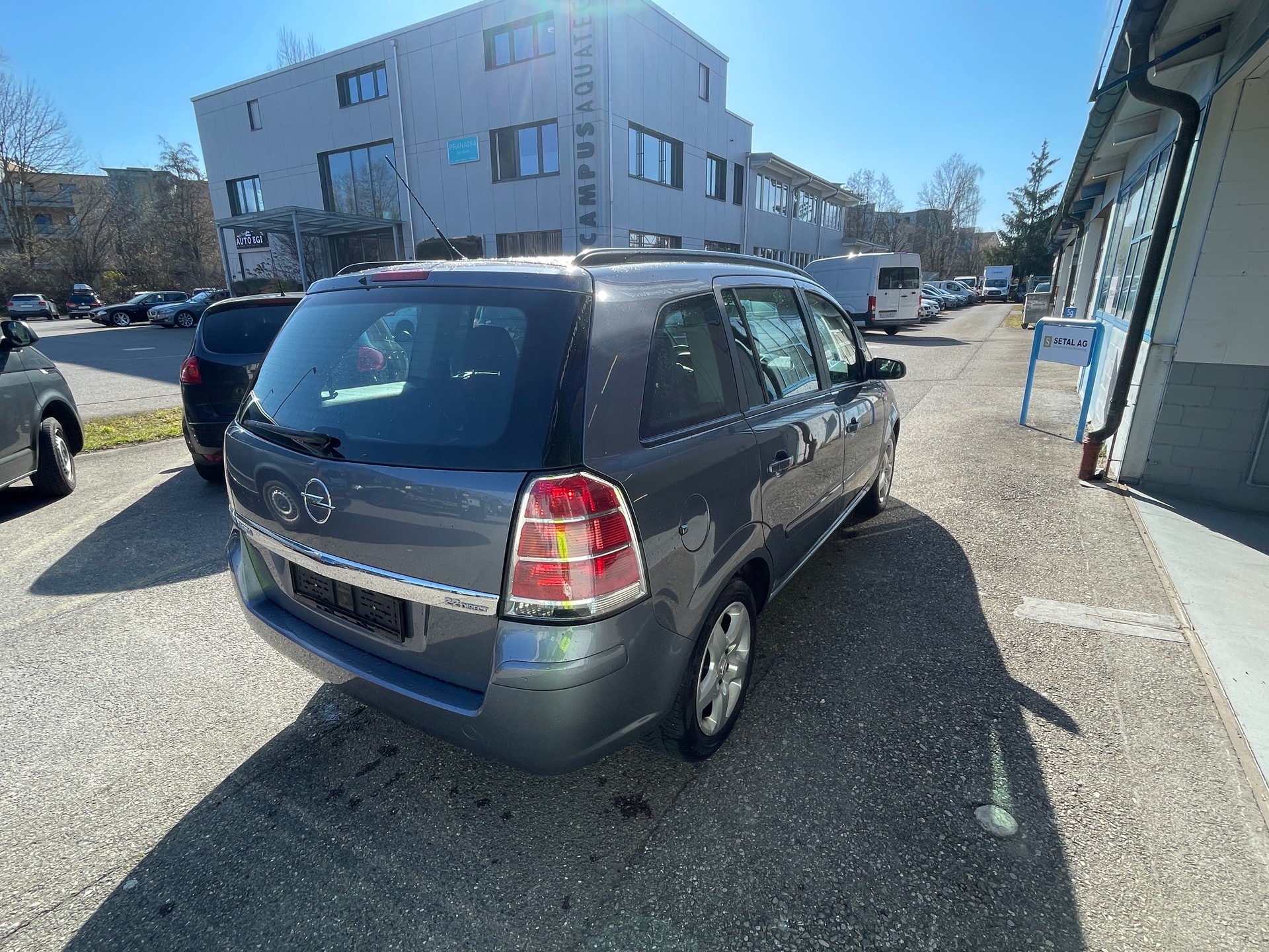 OPEL Zafira 2.2i 16V Essentia-image-4