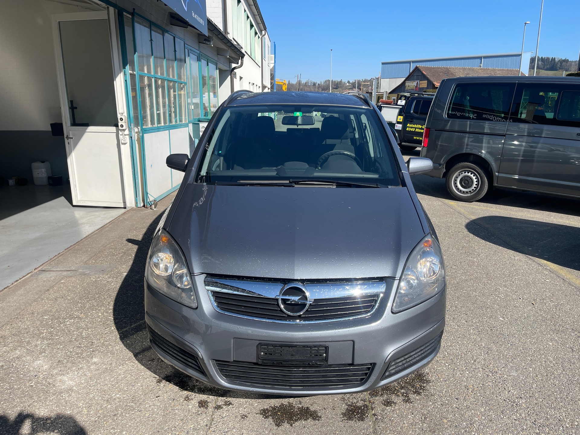 OPEL Zafira 2.2i 16V Essentia-image-0