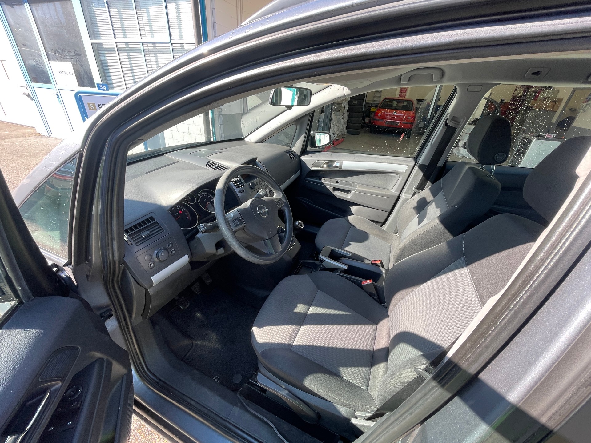 OPEL Zafira 2.2i 16V Essentia-image-6