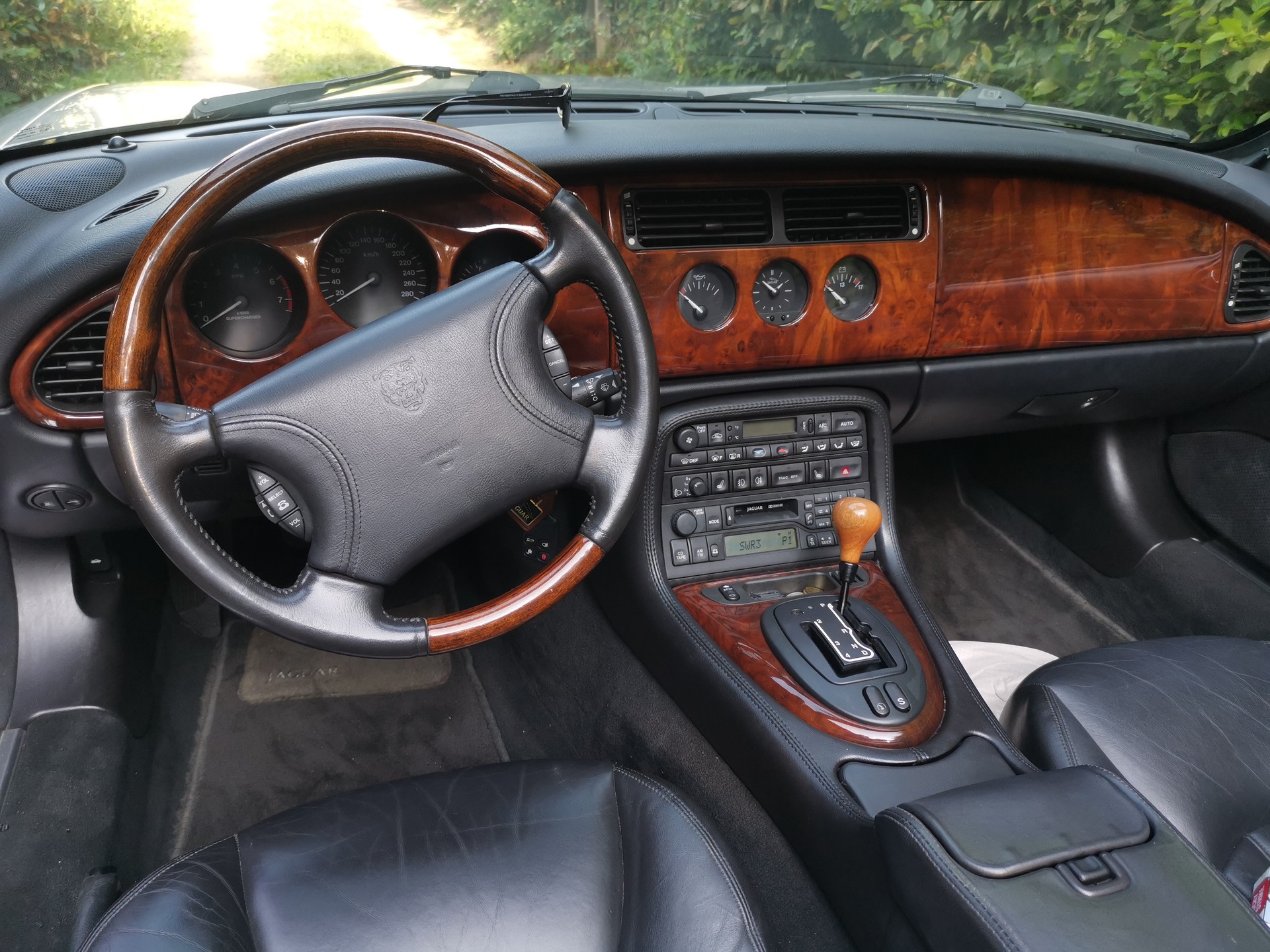 JAGUAR XKR S/C Convertible-image-1