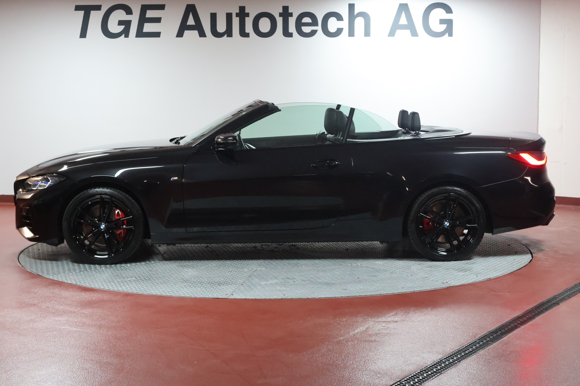 BMW M440i xDrive 48V Cabriolet Steptronic-image-3