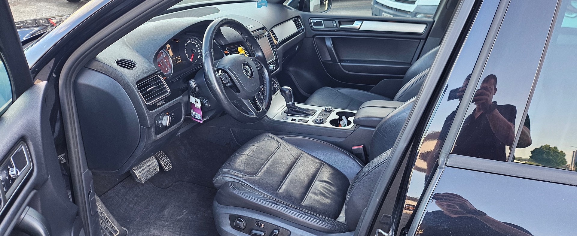 VW Touareg 3.0 TDI BlueMotion Technology Tiptronic-image-2