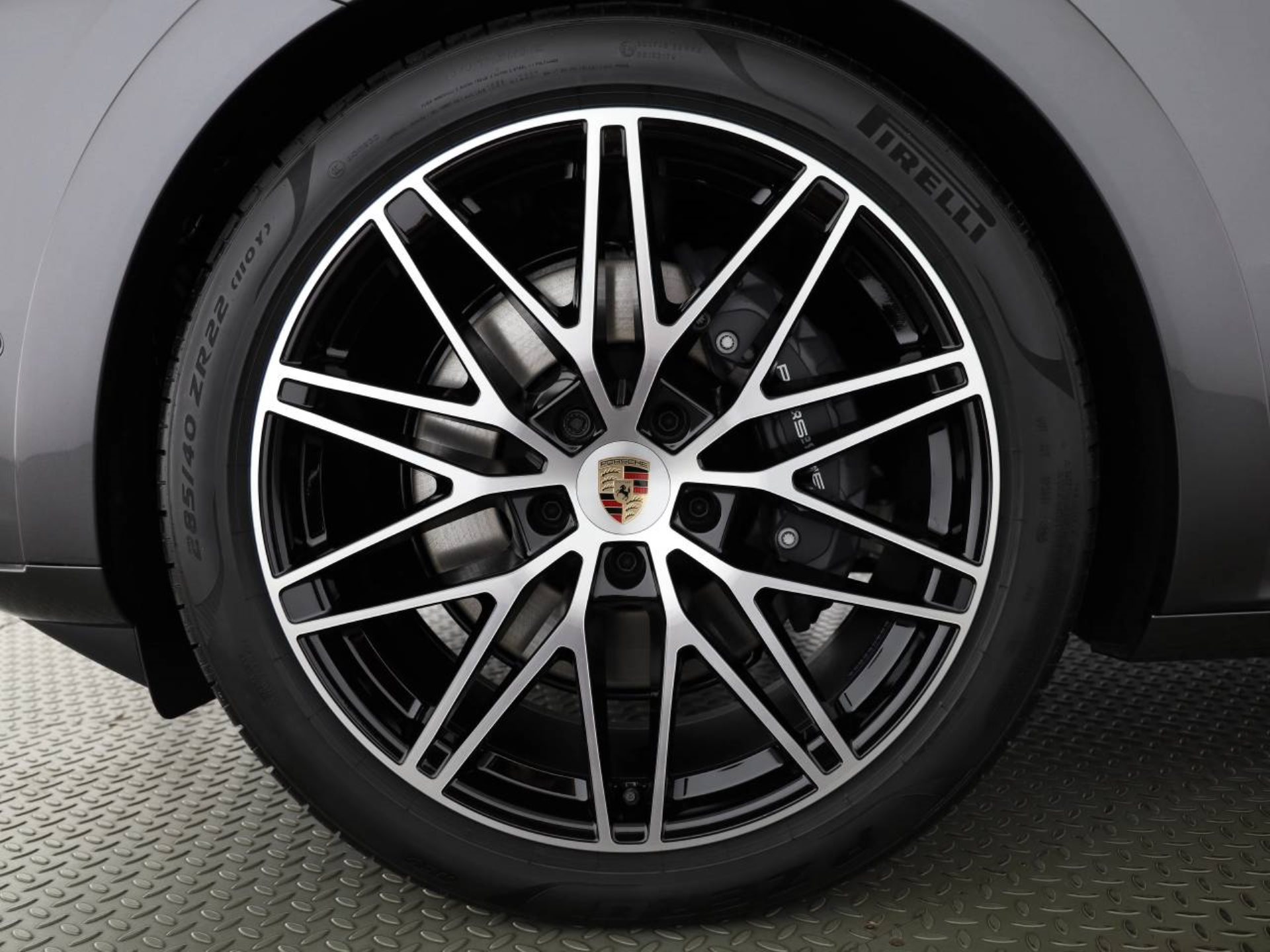 PORSCHE Cayenne E-Hybrid Coupé-image-5