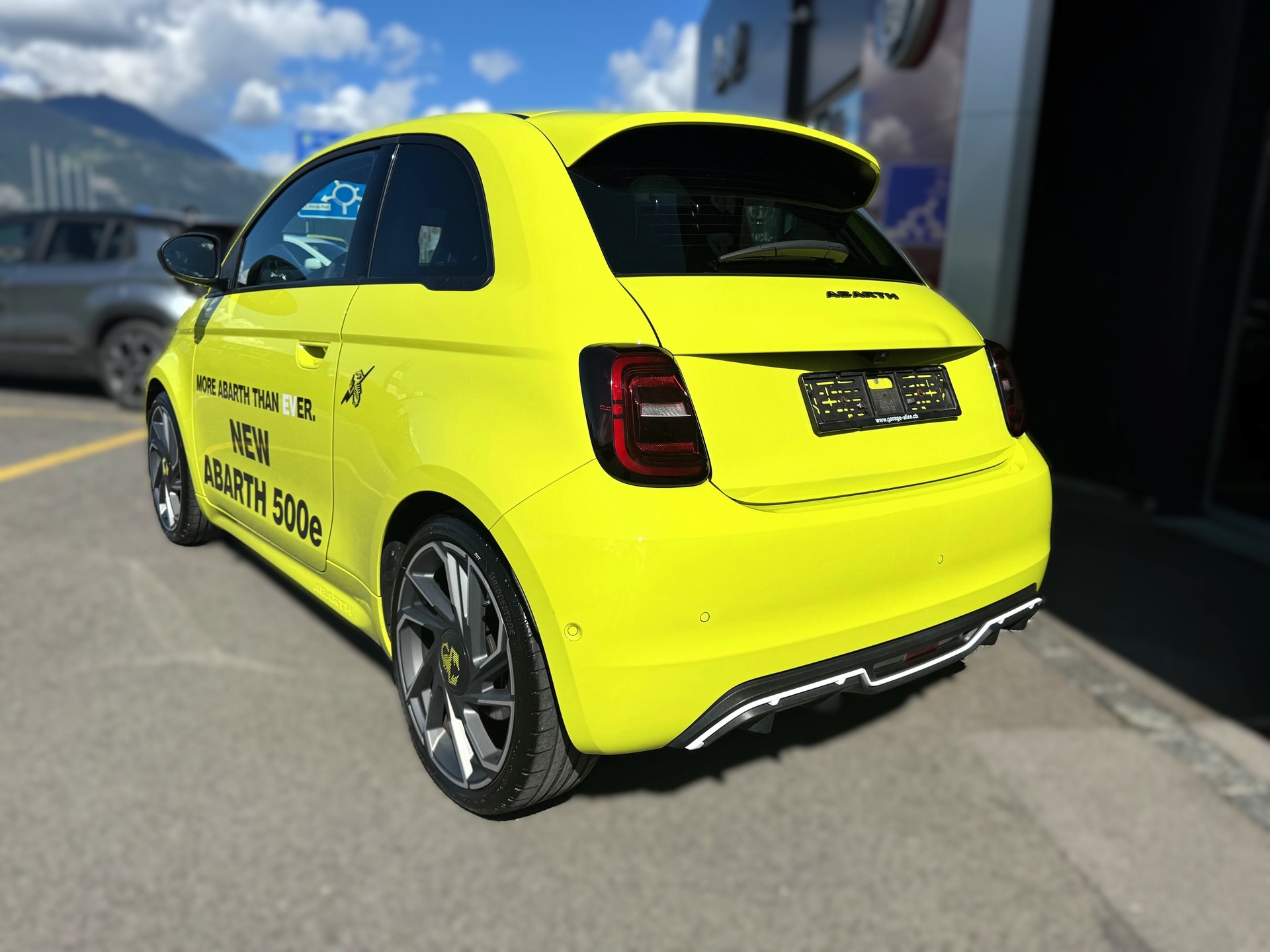 FIAT Abarth 500e Scorpionissima-image-3