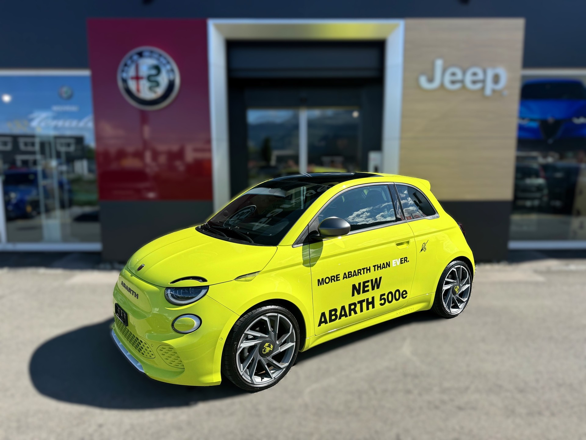 FIAT Abarth 500e Scorpionissima-image-1