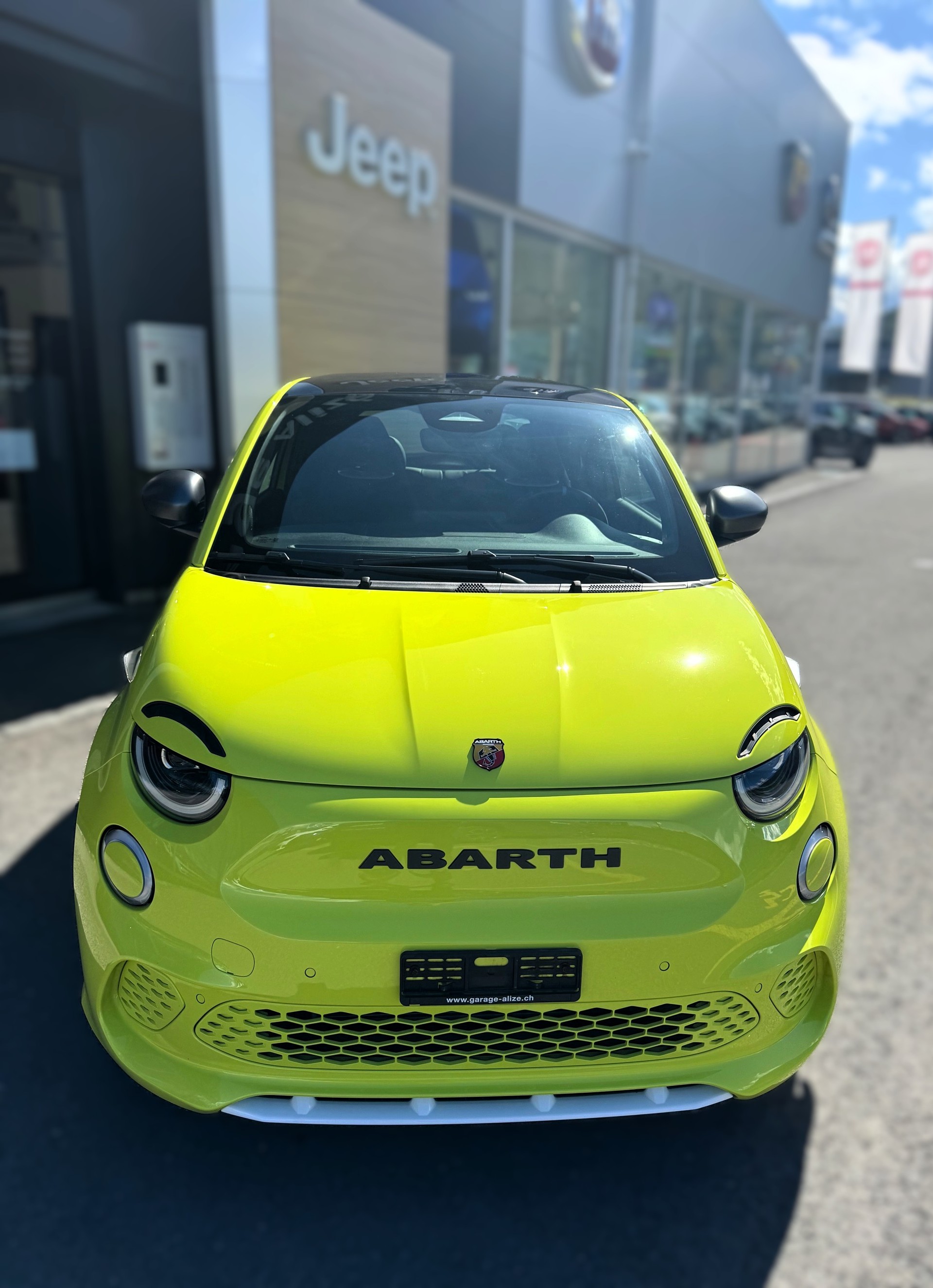 FIAT Abarth 500e Scorpionissima-image-7