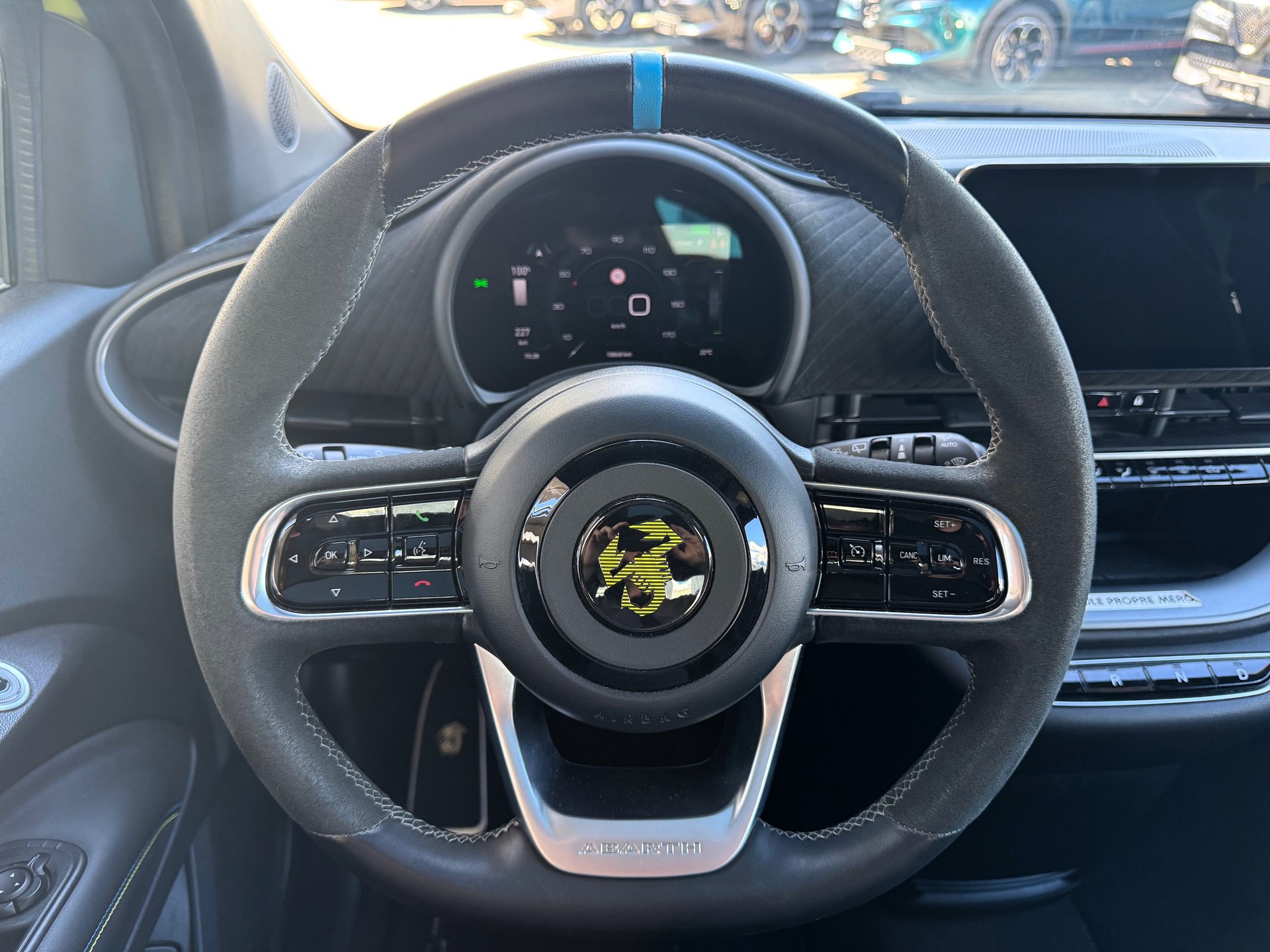 FIAT Abarth 500e Scorpionissima-image-9