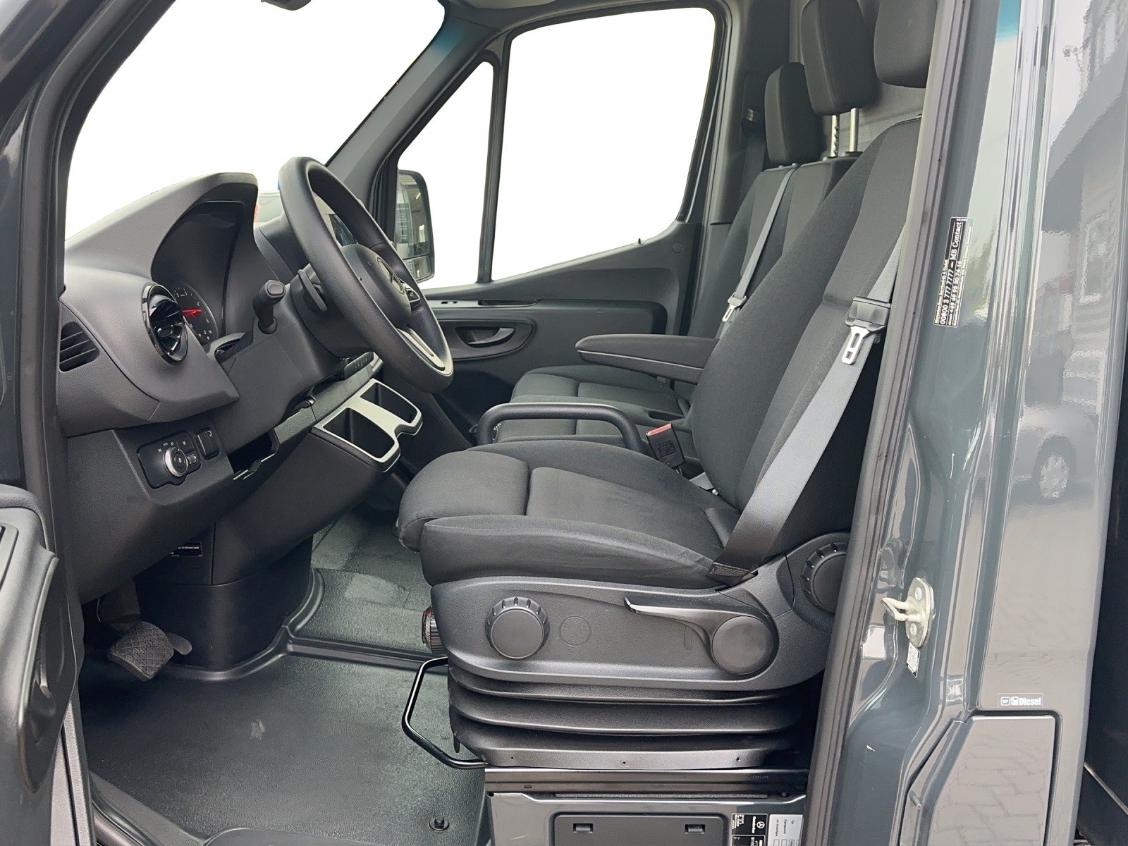 MERCEDES-BENZ Sprinter 317 CDI Lang / Automatik / Hebebühne / Kofferaufbau-image-6