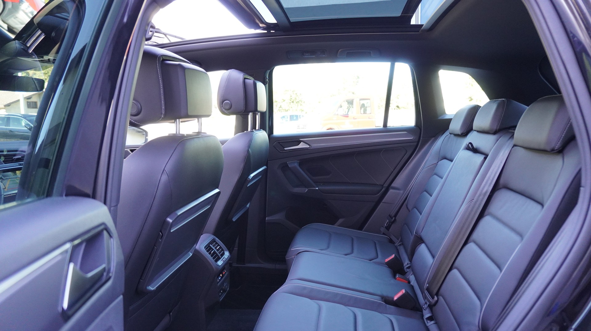 VW Tiguan 2.0TSI Highline 4Motion DSG-image-4