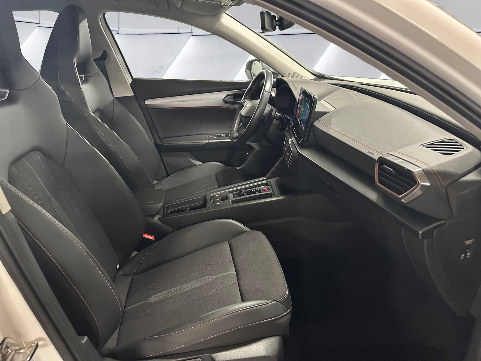CUPRA Formentor 1.4 e-HYBRID PHEV DSG / Full Link / Caméra de recul / Sièges Bullet Electriques-image-13