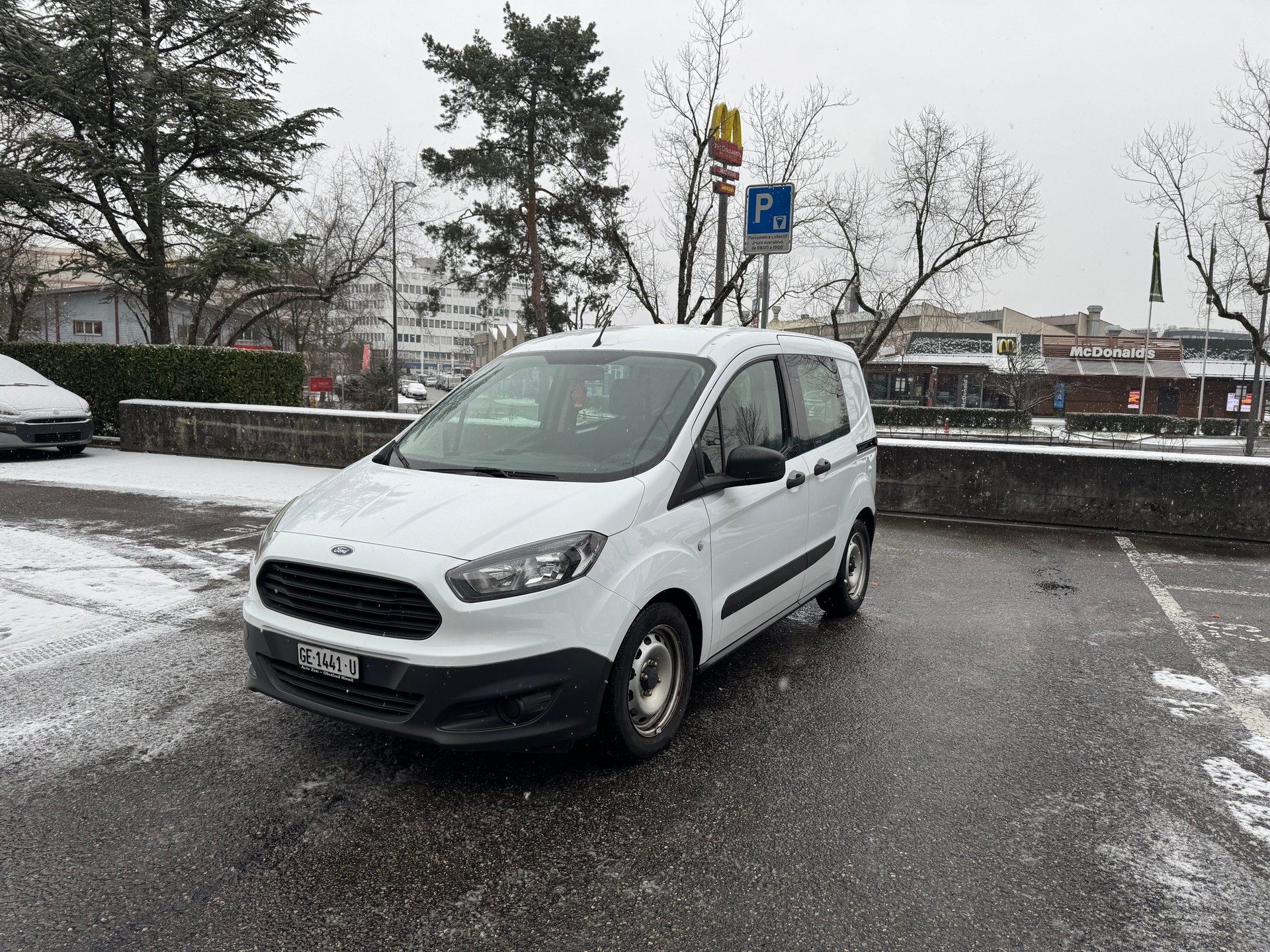 FORD Transit Courier Combi 1.0 EcoBoost Ambiente-image-4
