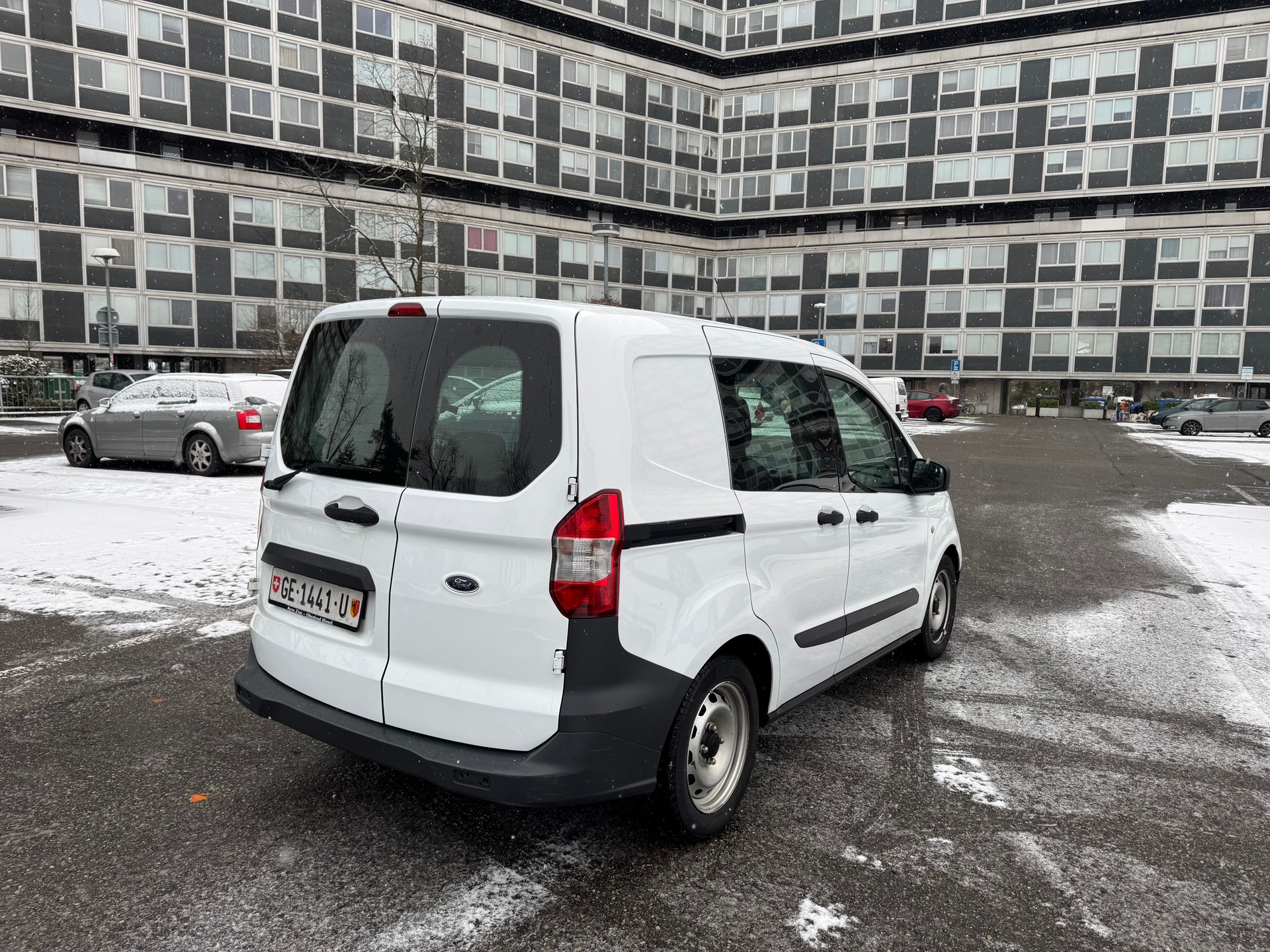FORD Transit Courier Combi 1.0 EcoBoost Ambiente-image-8