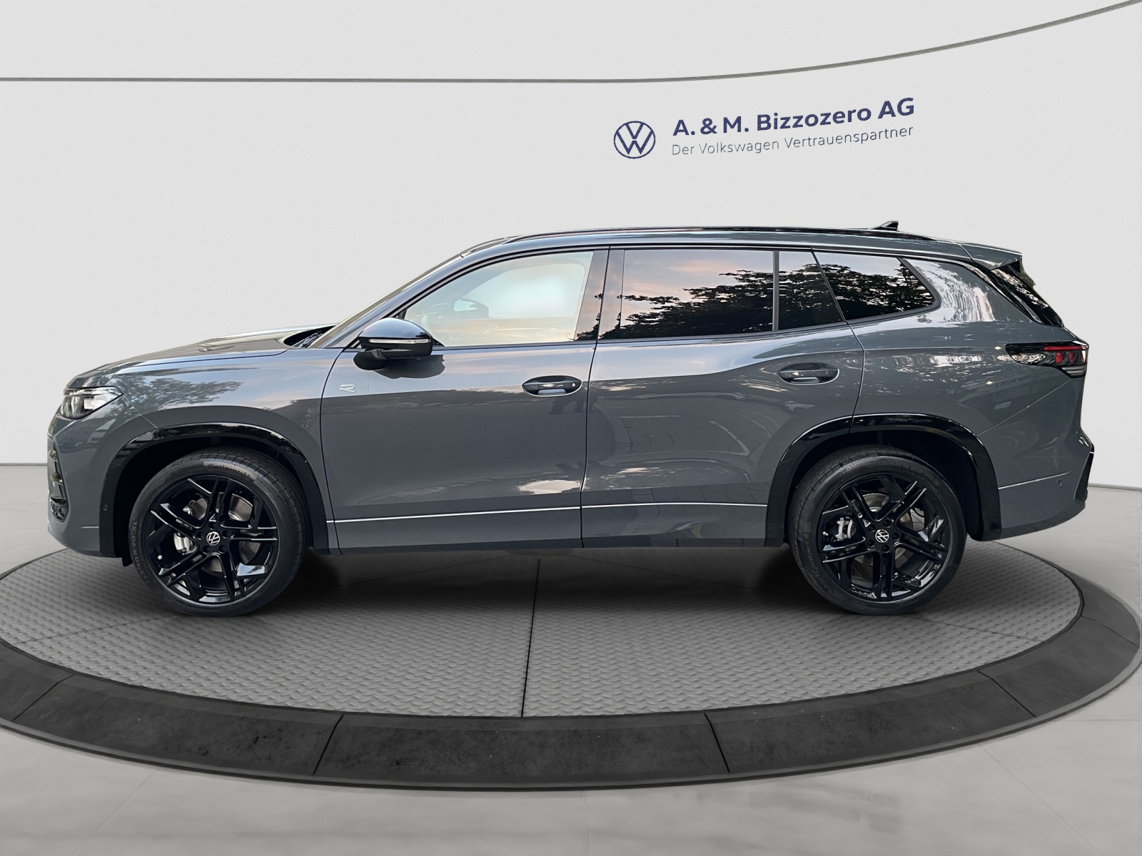 VW Tayron 2.0 TSI R-Line DSG 4Motion-image-1