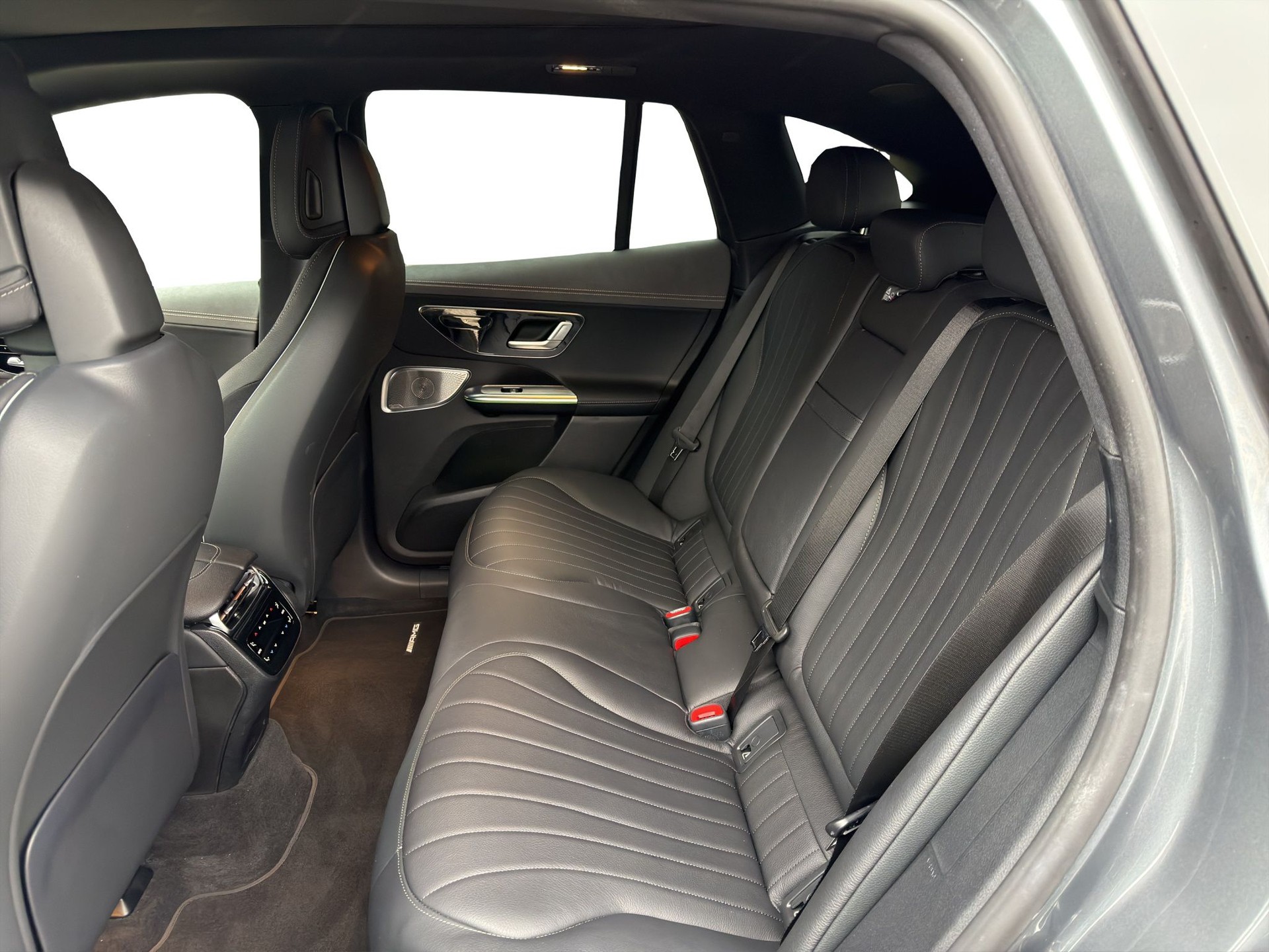 MERCEDES-BENZ EQE SUV 350 4 Matic-image-10