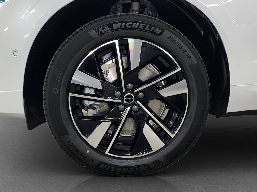 VOLVO XC60 2.0 T6 TE Plus Dark eAWD-image-3