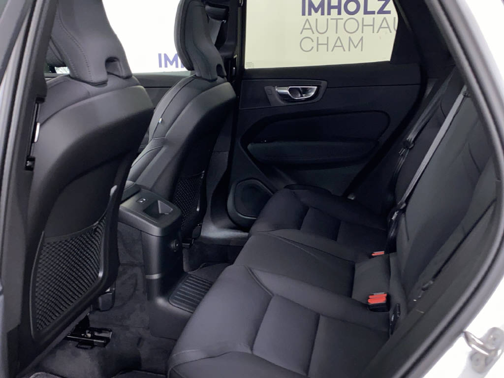 VOLVO XC60 2.0 T6 TE Plus Dark eAWD-image-15